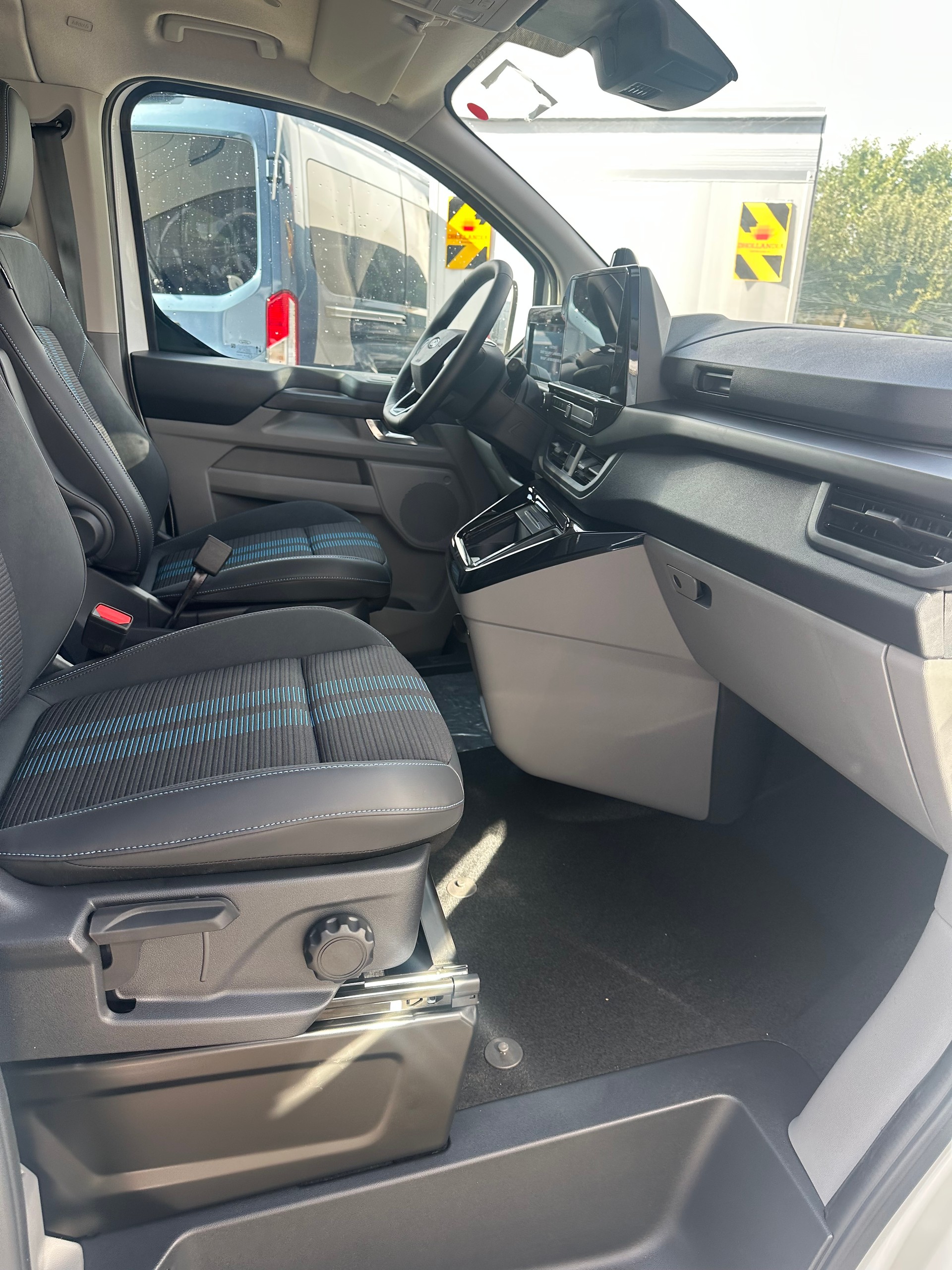 FORD Transit Custom Van 320 L2 2.5 Sport/PHEV/Aut.-image-11