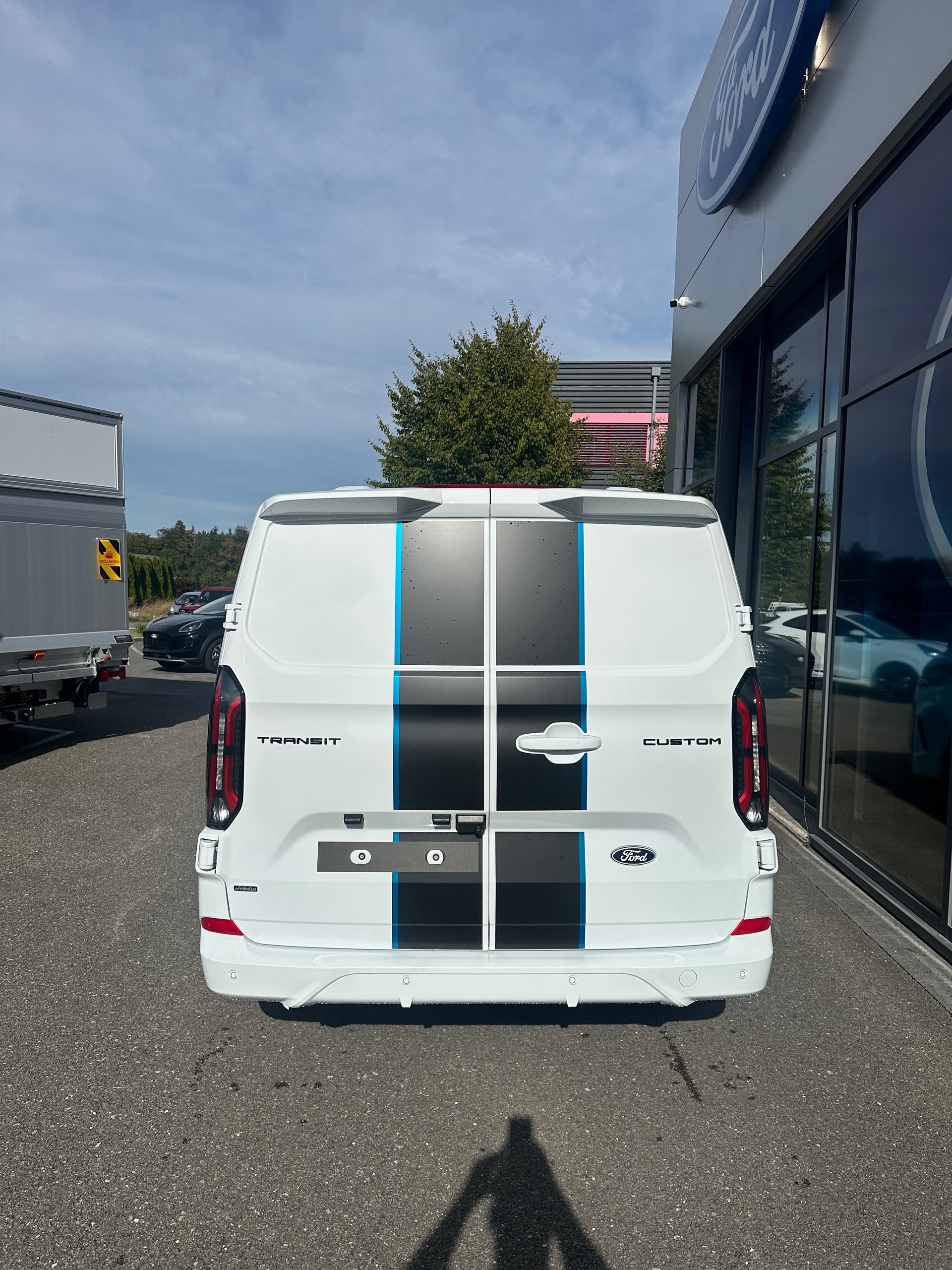 FORD Transit Custom Van 320 L2 2.5 Sport/PHEV/Aut.-image-4