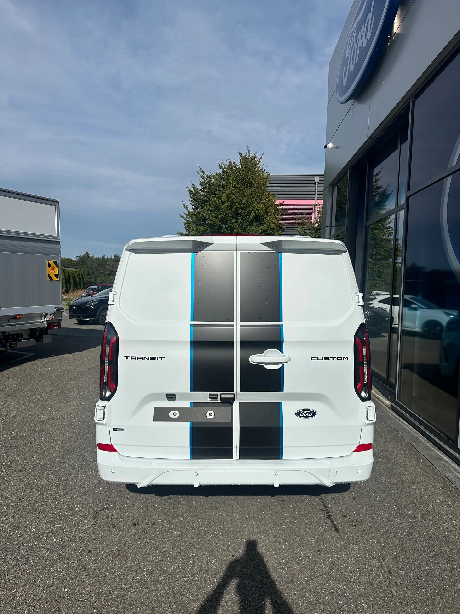 FORD Transit Custom Van 320 L2 2.5 Sport/PHEV/Aut.-image-4