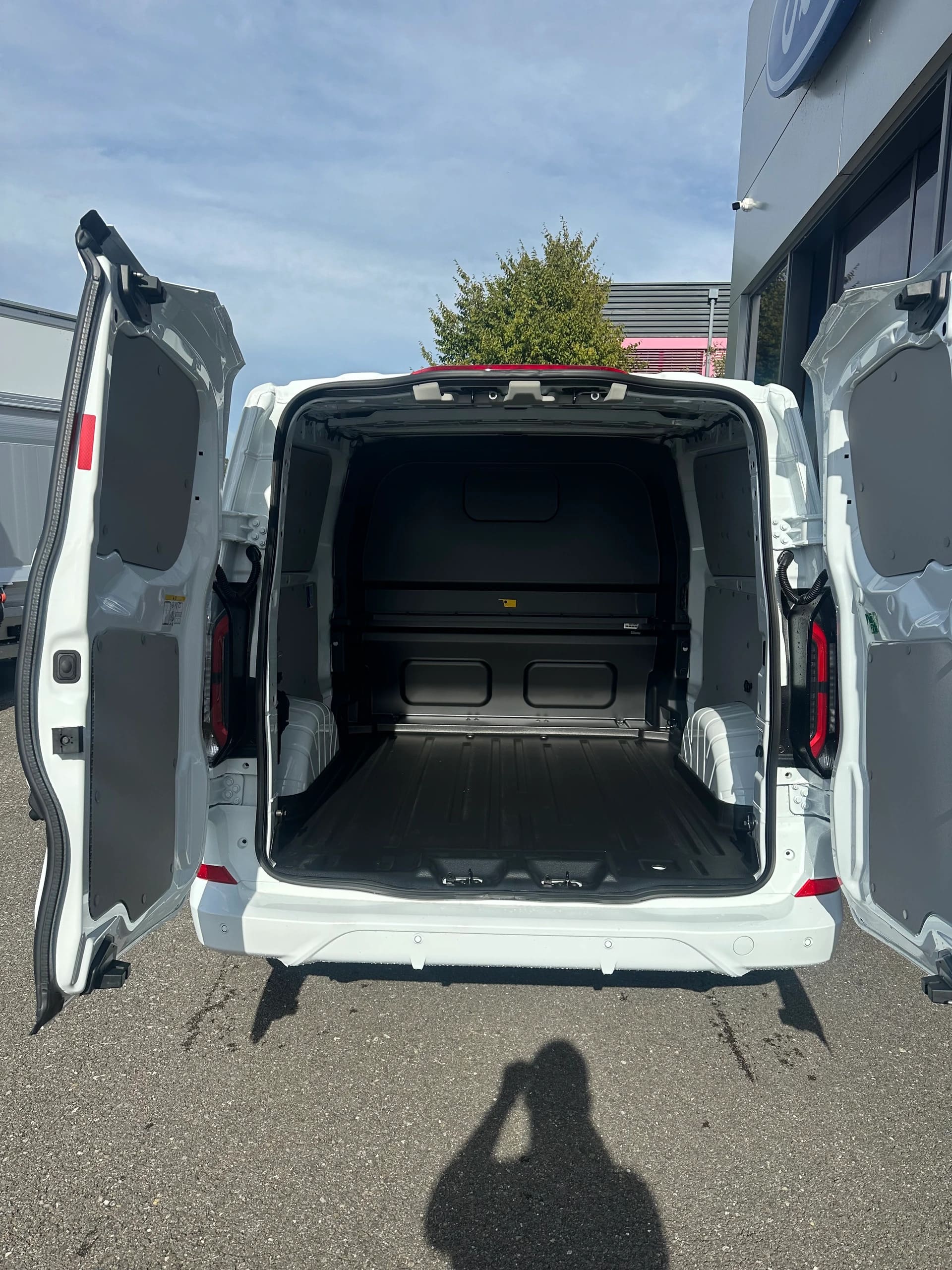 FORD Transit Custom Van 320 L2 2.5 Sport/PHEV/Aut.-image-5