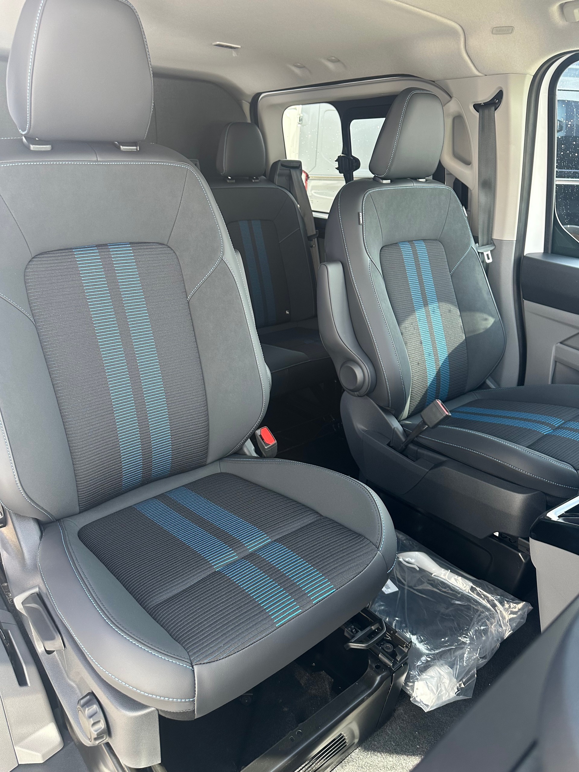 FORD Transit Custom Van 320 L2 2.5 Sport/PHEV/Aut.-image-13