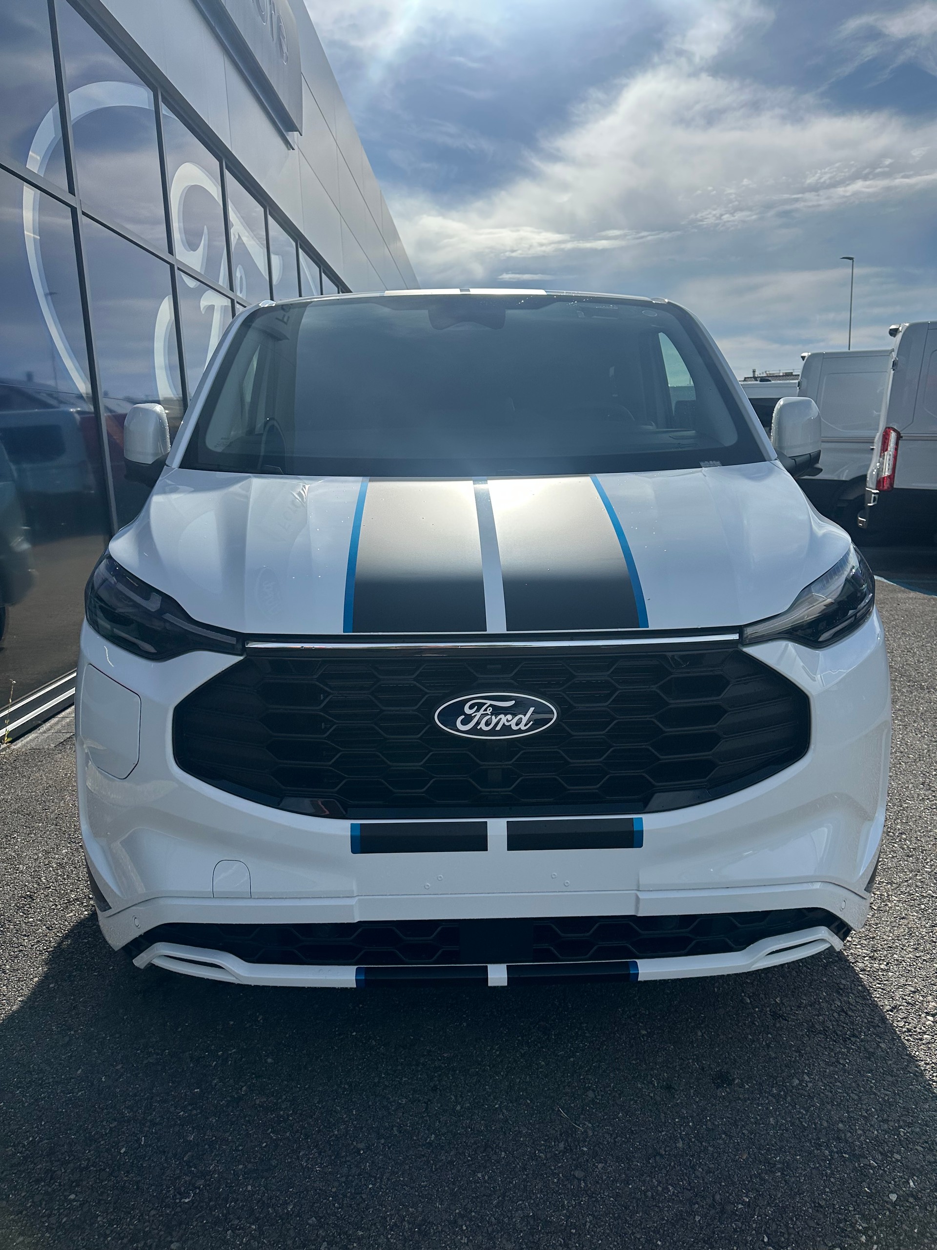 FORD Transit Custom Van 320 L2 2.5 Sport/PHEV/Aut.-image-8