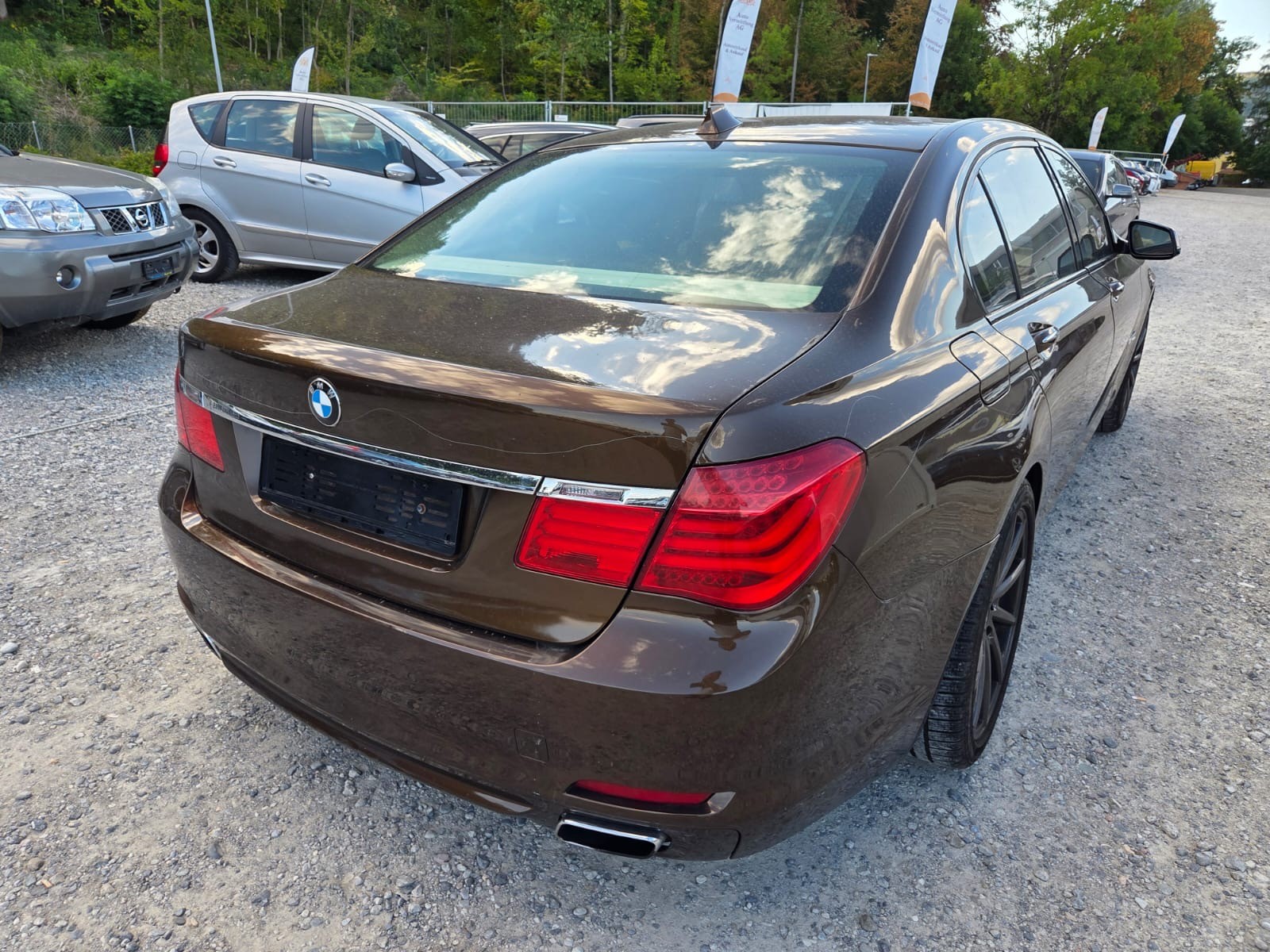 BMW 750Li-image-4