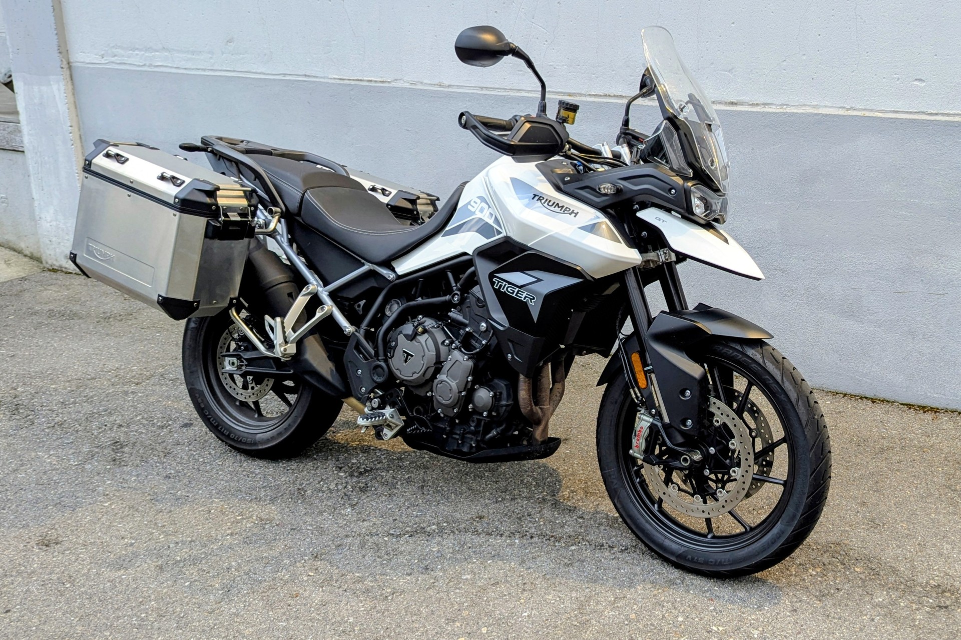 TRIUMPH Tiger 900 GT LOW-showroom-element-2