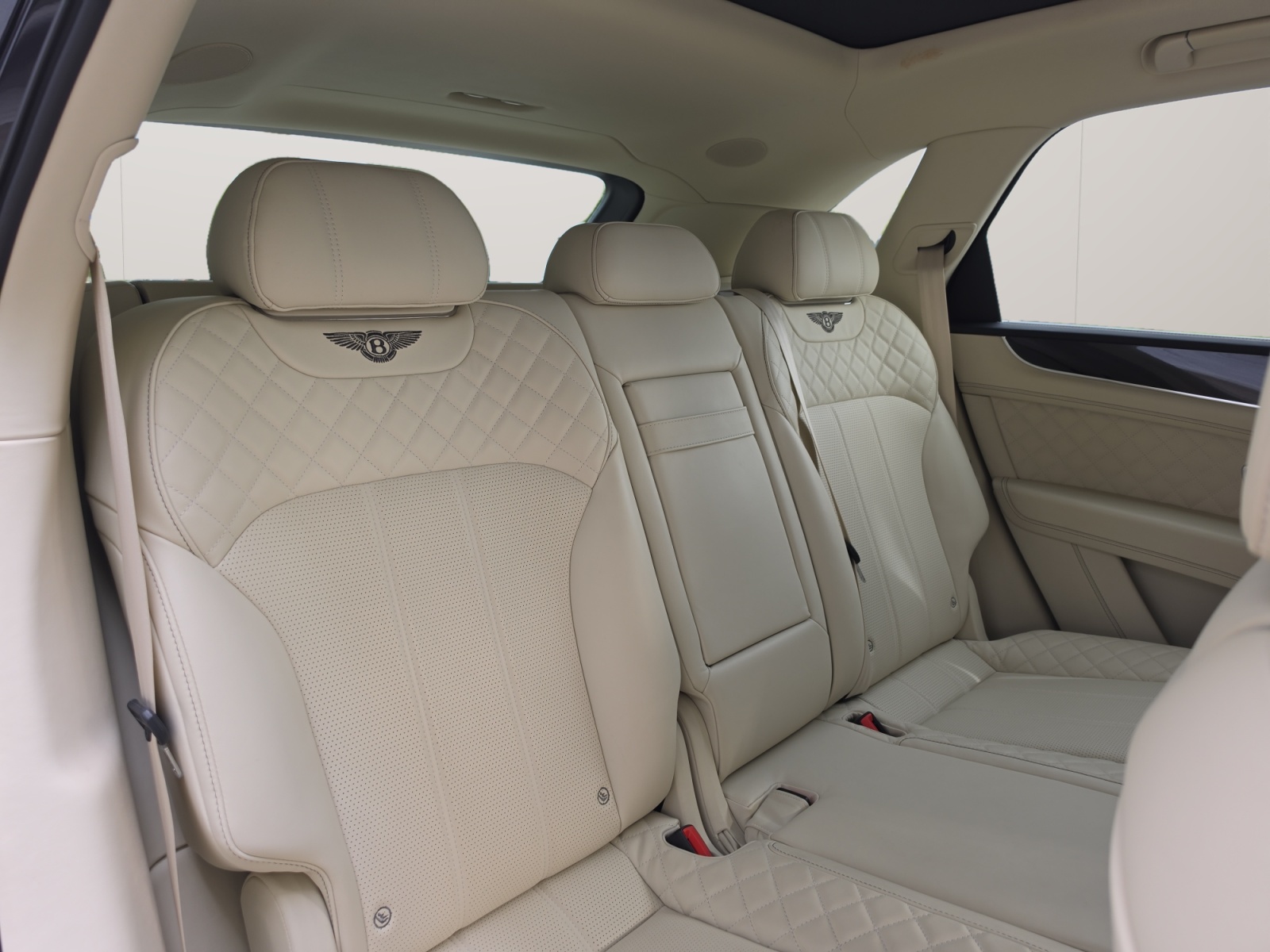 BENTLEY Bentayga W12 Schmohl- Auslieferung aus 1. Hand mit Top- Ausstattung!-image-15
