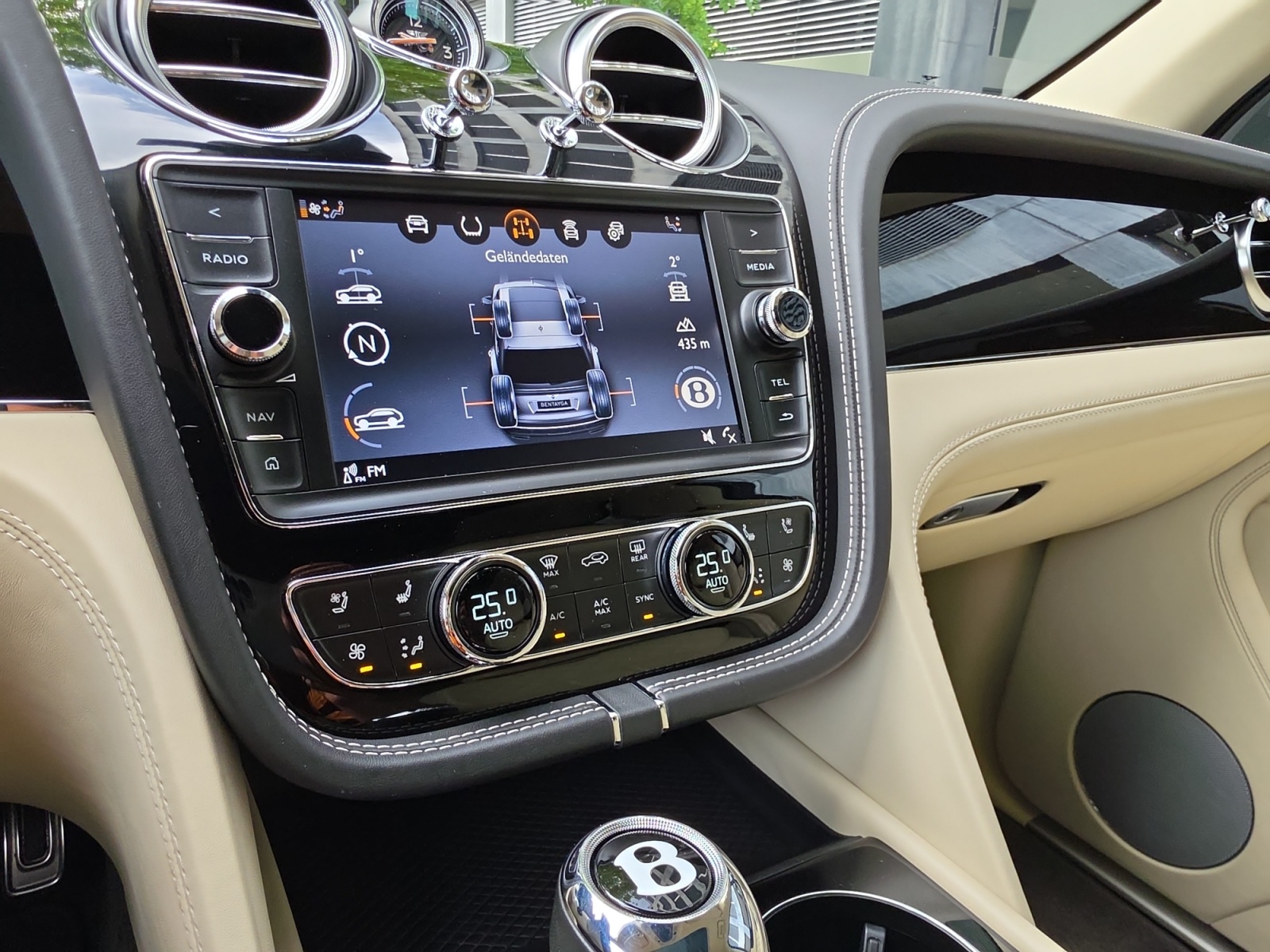 BENTLEY Bentayga W12 Schmohl- Auslieferung aus 1. Hand mit Top- Ausstattung!-image-18
