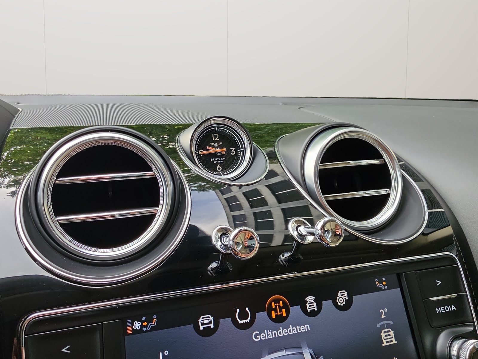 BENTLEY Bentayga W12 Schmohl- Auslieferung aus 1. Hand mit Top- Ausstattung!-image-16