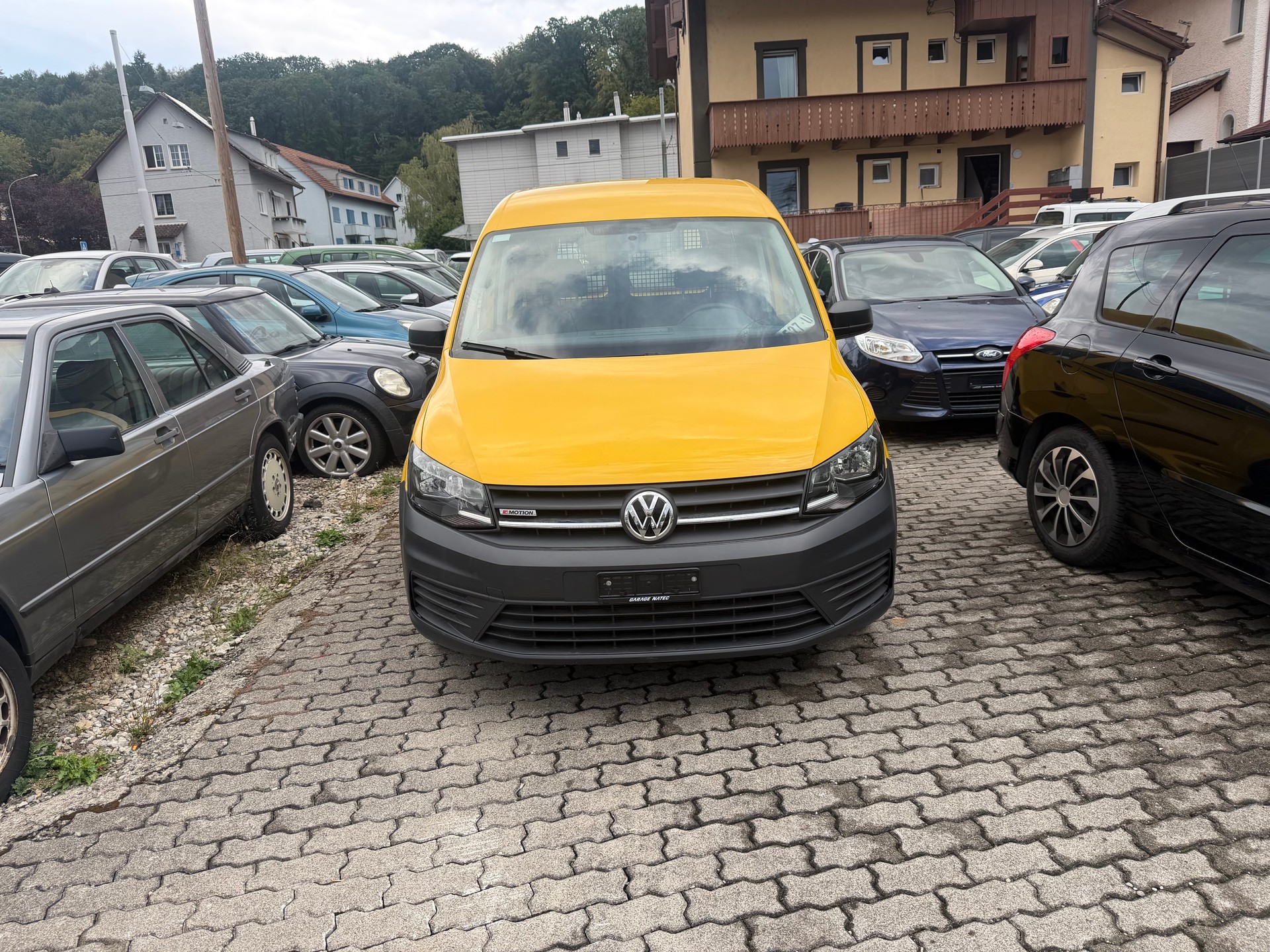 VW Caddy 2.0TDI 4Motion BlueMotion Technology-image-0