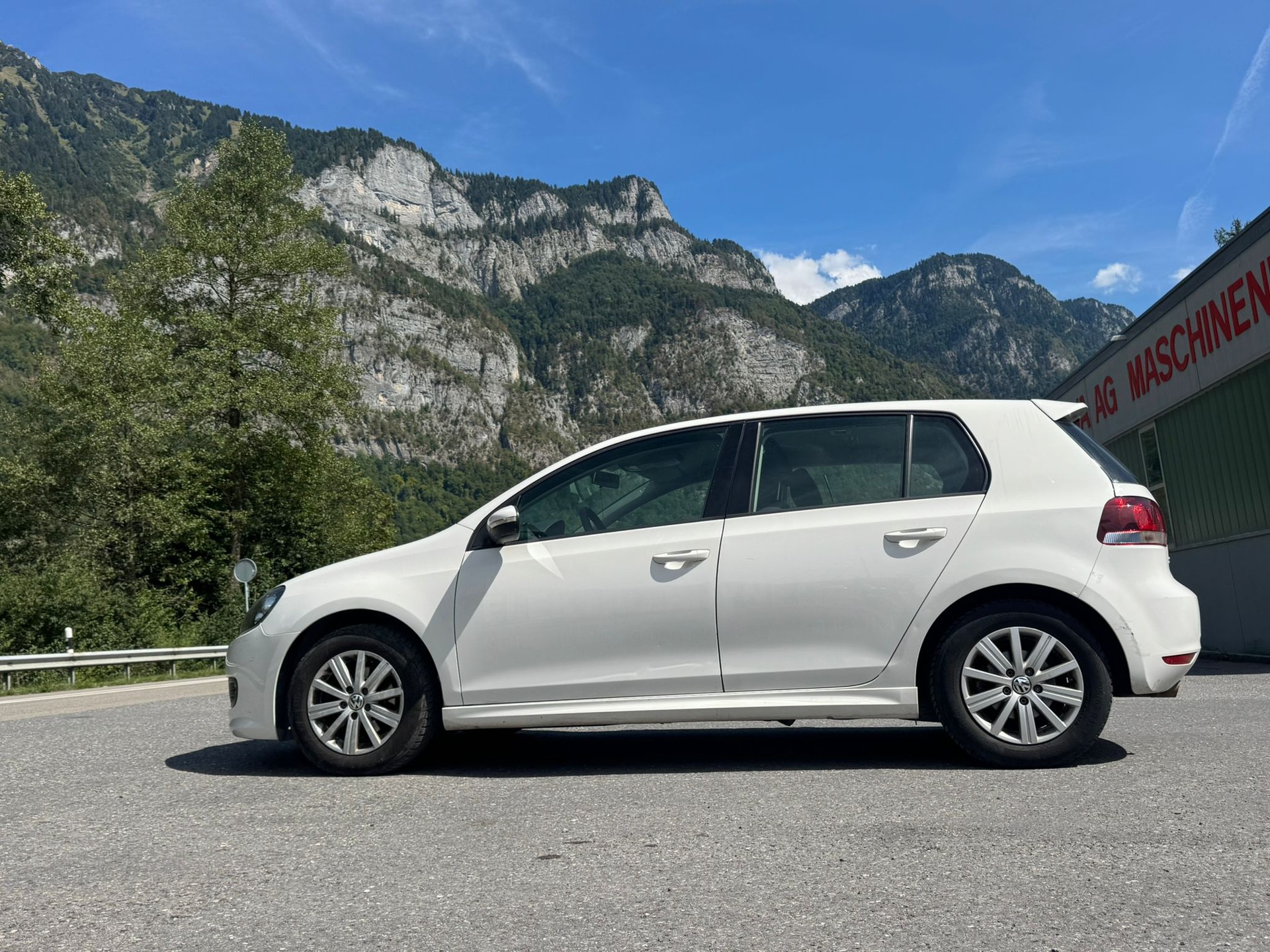 VW Golf 1.6 TDI BlueMotion Trendline-image-13