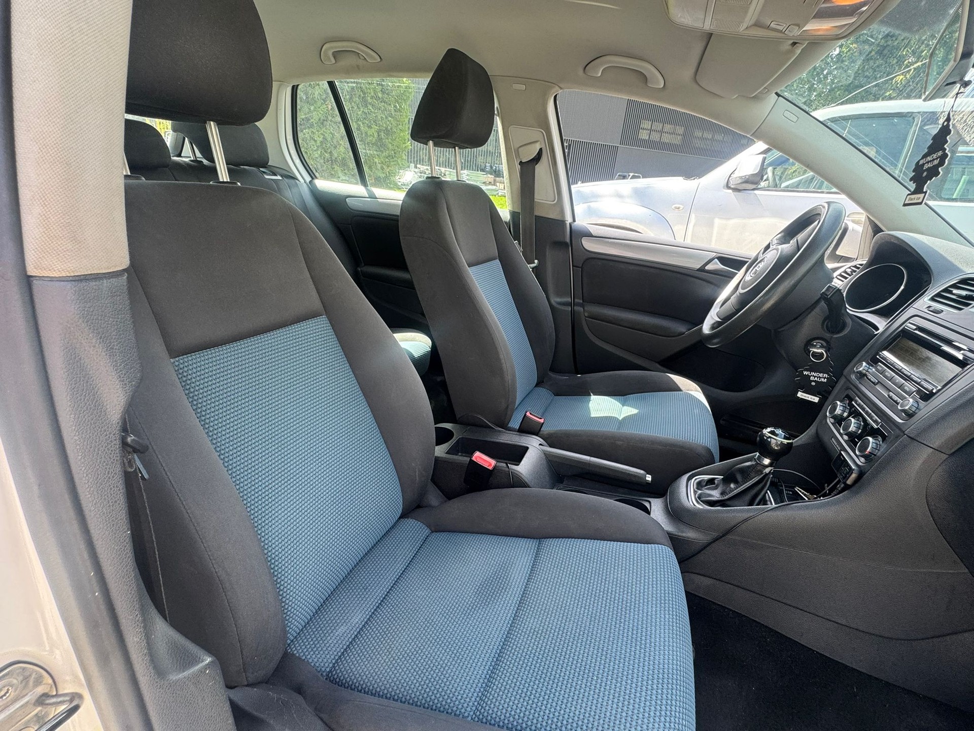 VW Golf 1.6 TDI BlueMotion Trendline-image-14