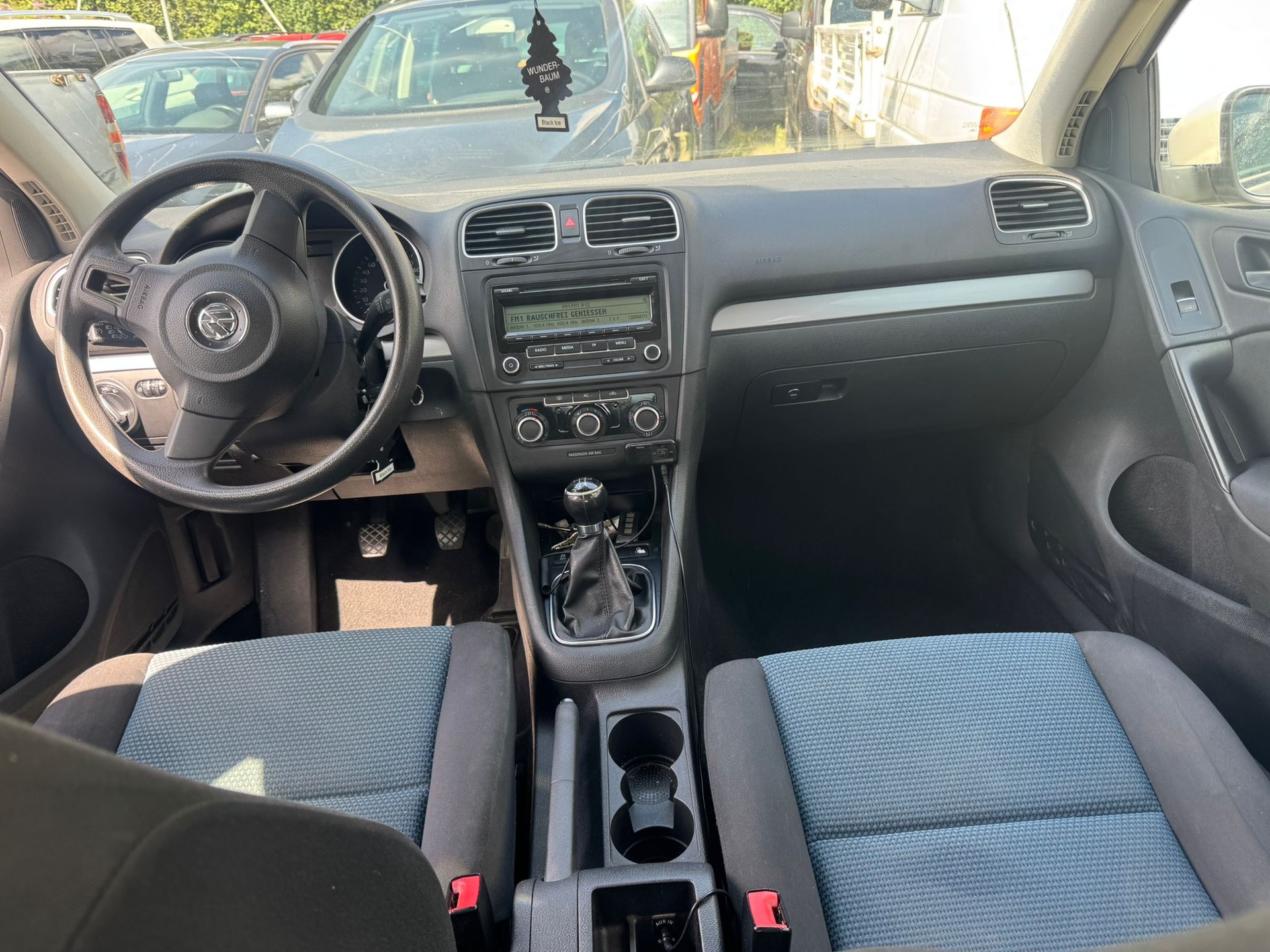 VW Golf 1.6 TDI BlueMotion Trendline-image-11