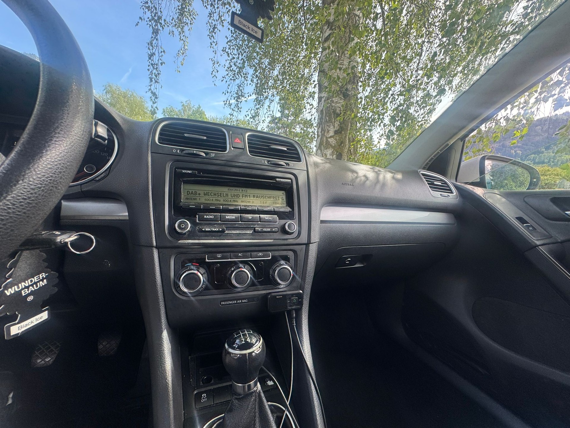 VW Golf 1.6 TDI BlueMotion Trendline-image-15