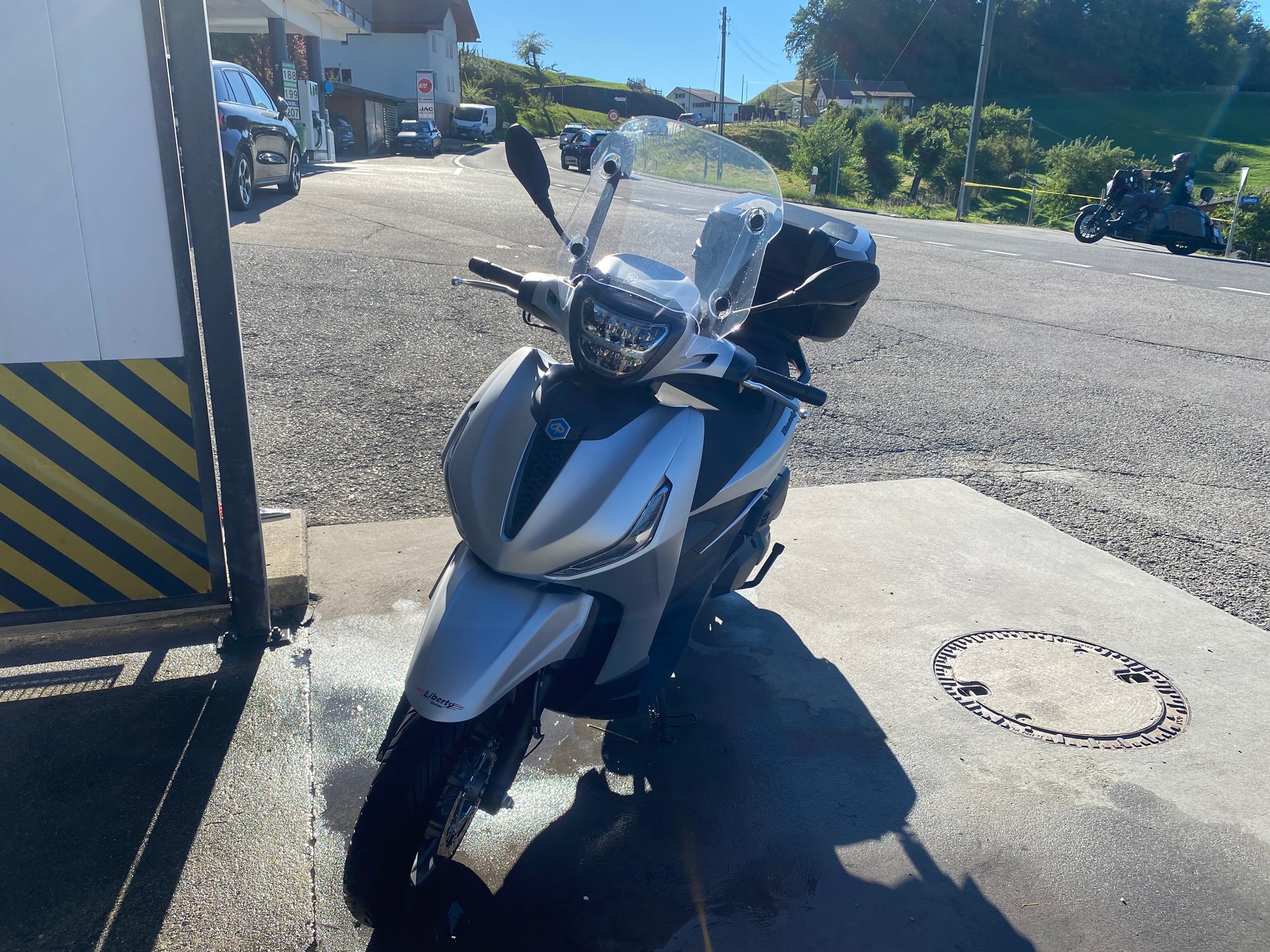 PIAGGIO Beverly 400 Sport-image-3
