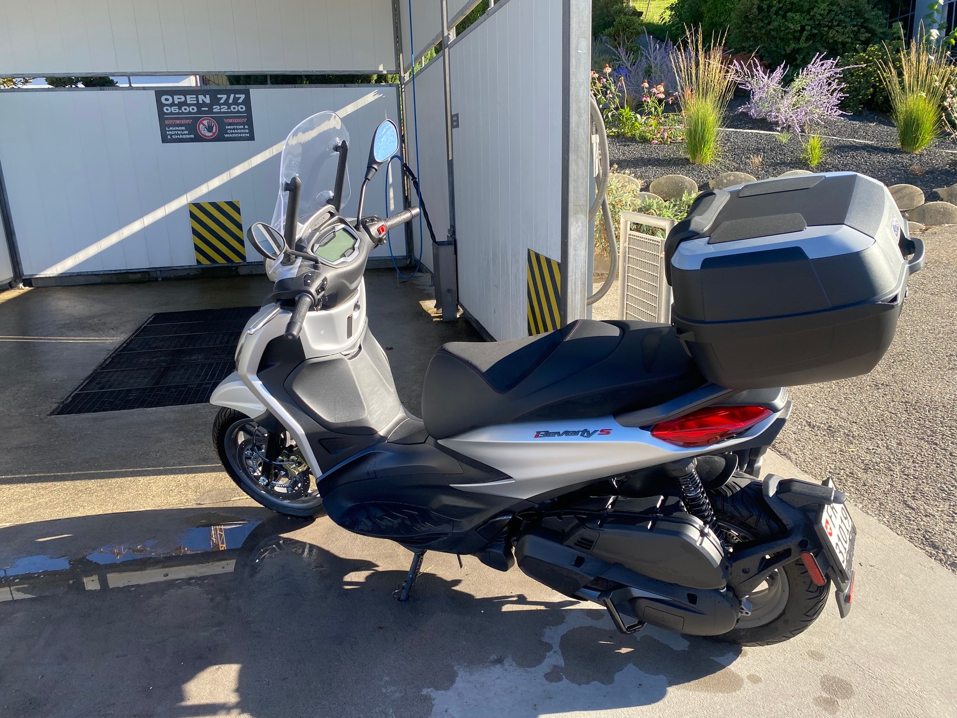 PIAGGIO Beverly 400 Sport-image-1