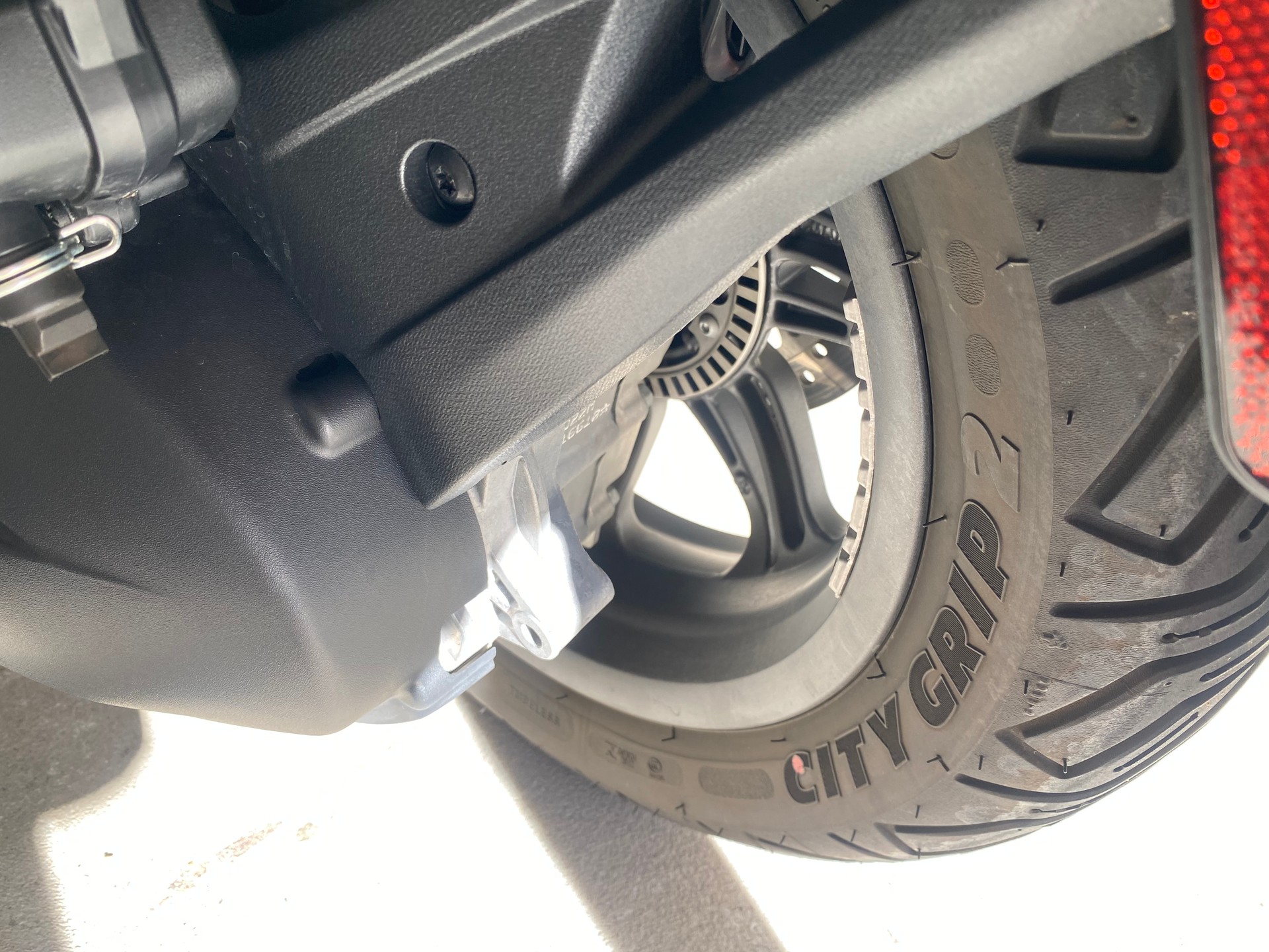 PIAGGIO Beverly 400 Sport-image-9