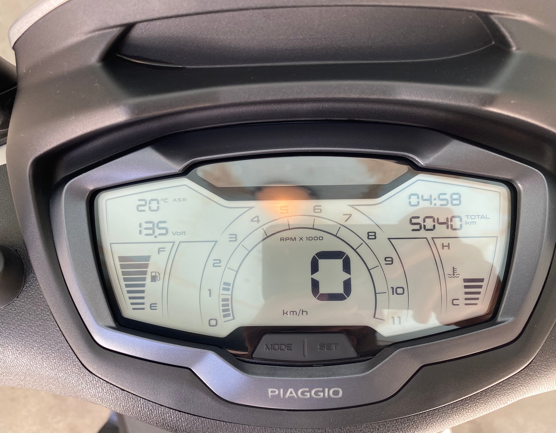 PIAGGIO Beverly 400 Sport-image-4