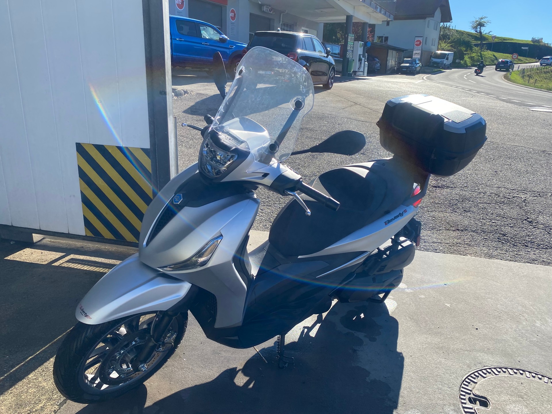 PIAGGIO Beverly 400 Sport-image-2