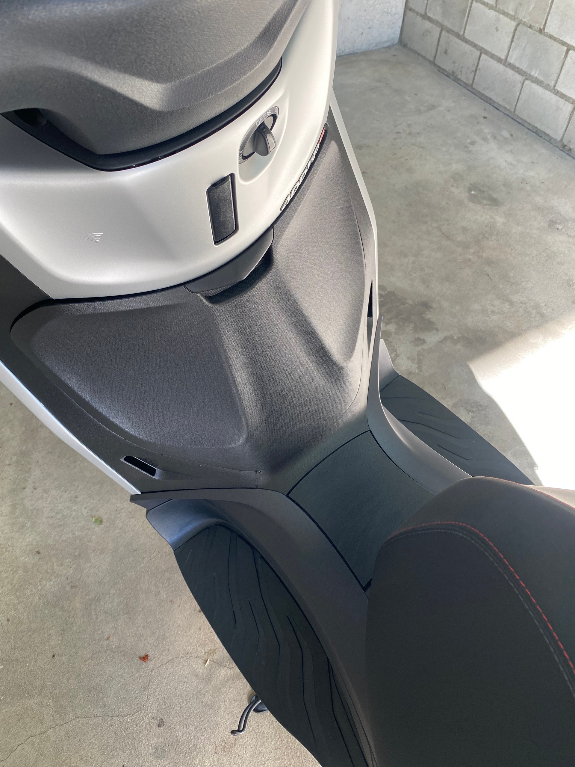 PIAGGIO Beverly 400 Sport-image-6