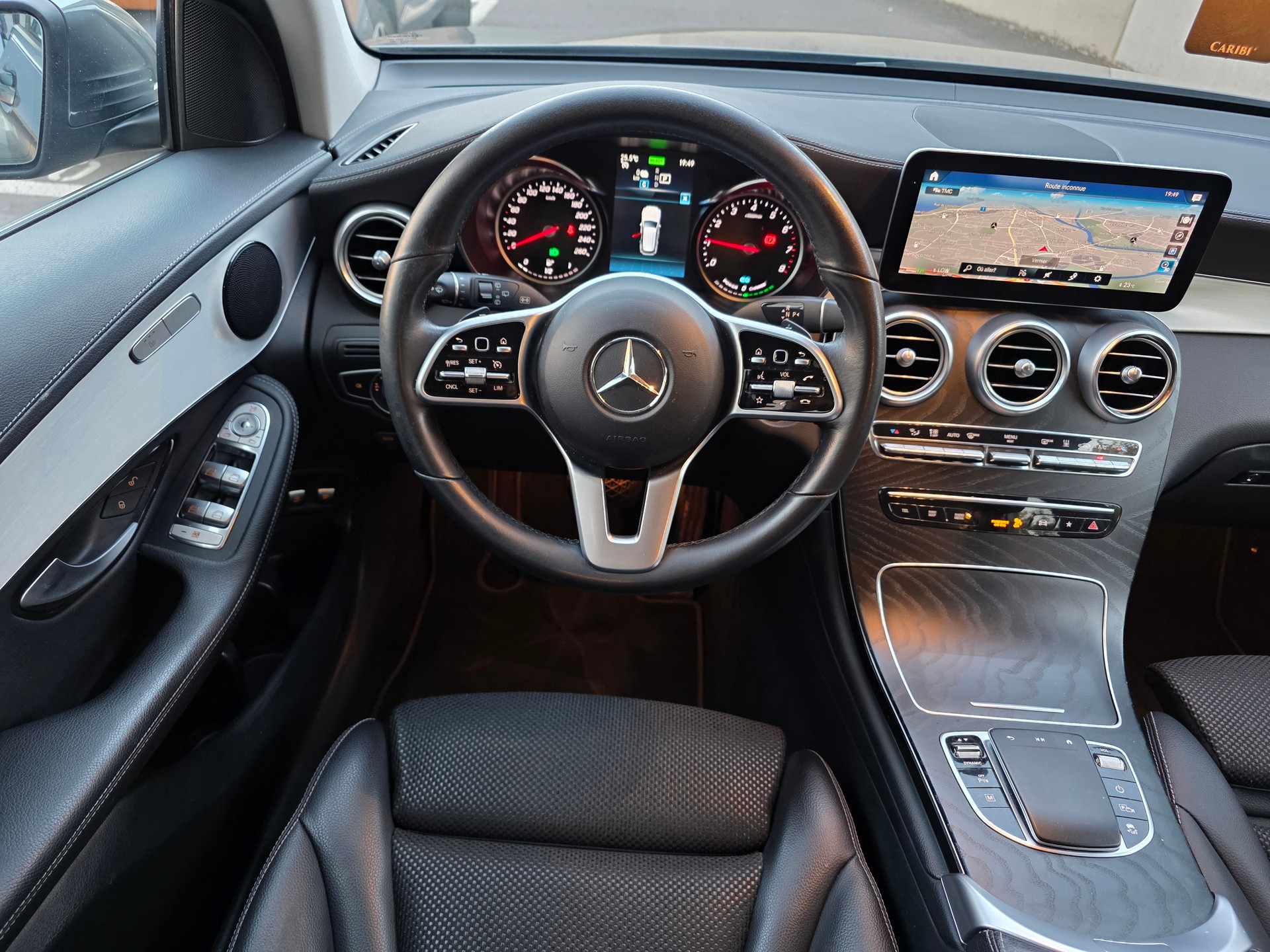 MERCEDES-BENZ GLC 300 e AMG Line Plus 4Matic 9G-Tronic-image-7