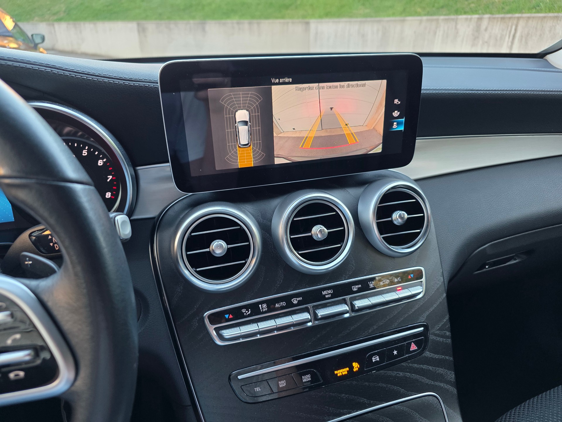MERCEDES-BENZ GLC 300 e AMG Line Plus 4Matic 9G-Tronic-image-5