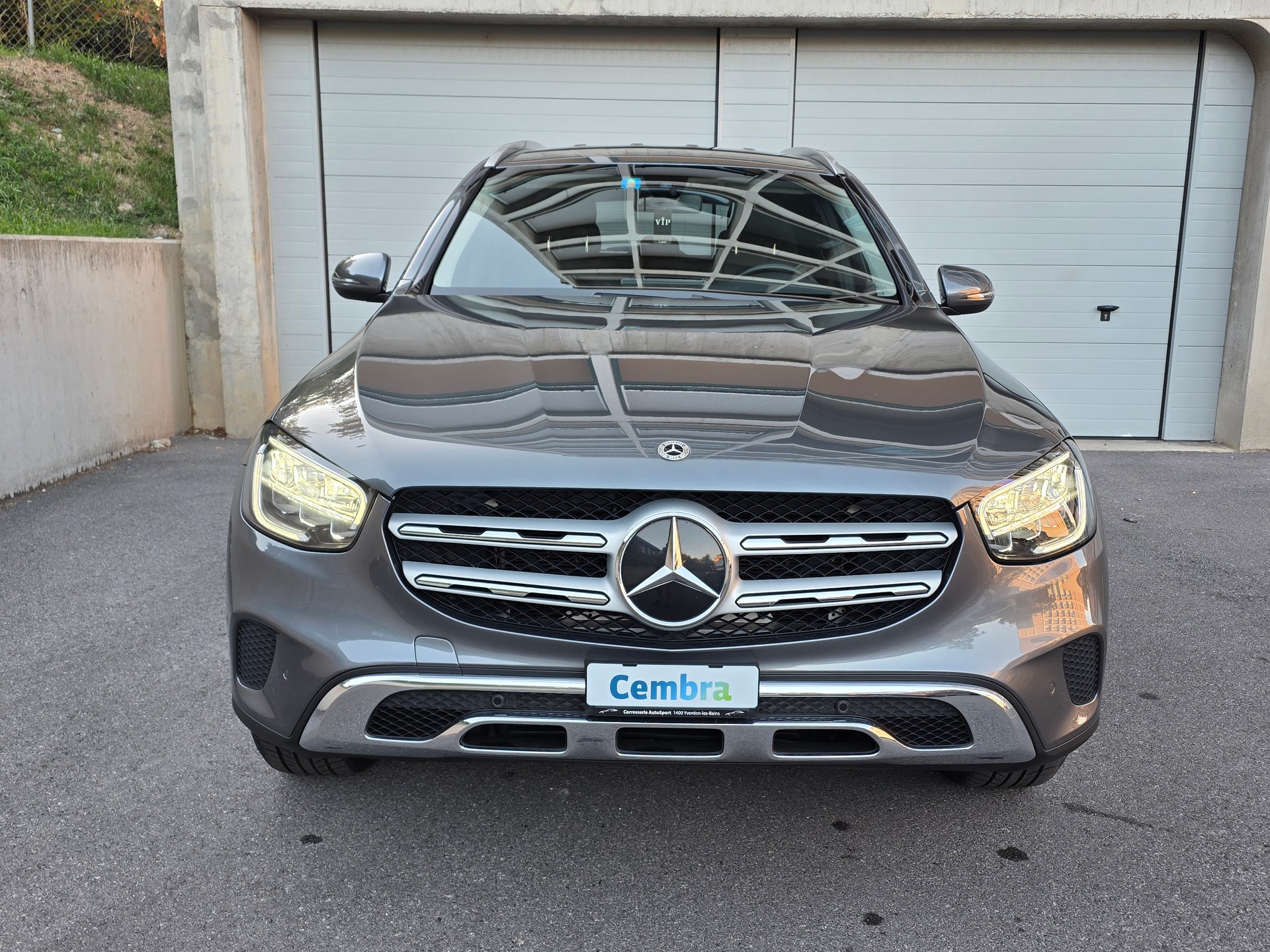 MERCEDES-BENZ GLC 300 e AMG Line Plus 4Matic 9G-Tronic-image-2