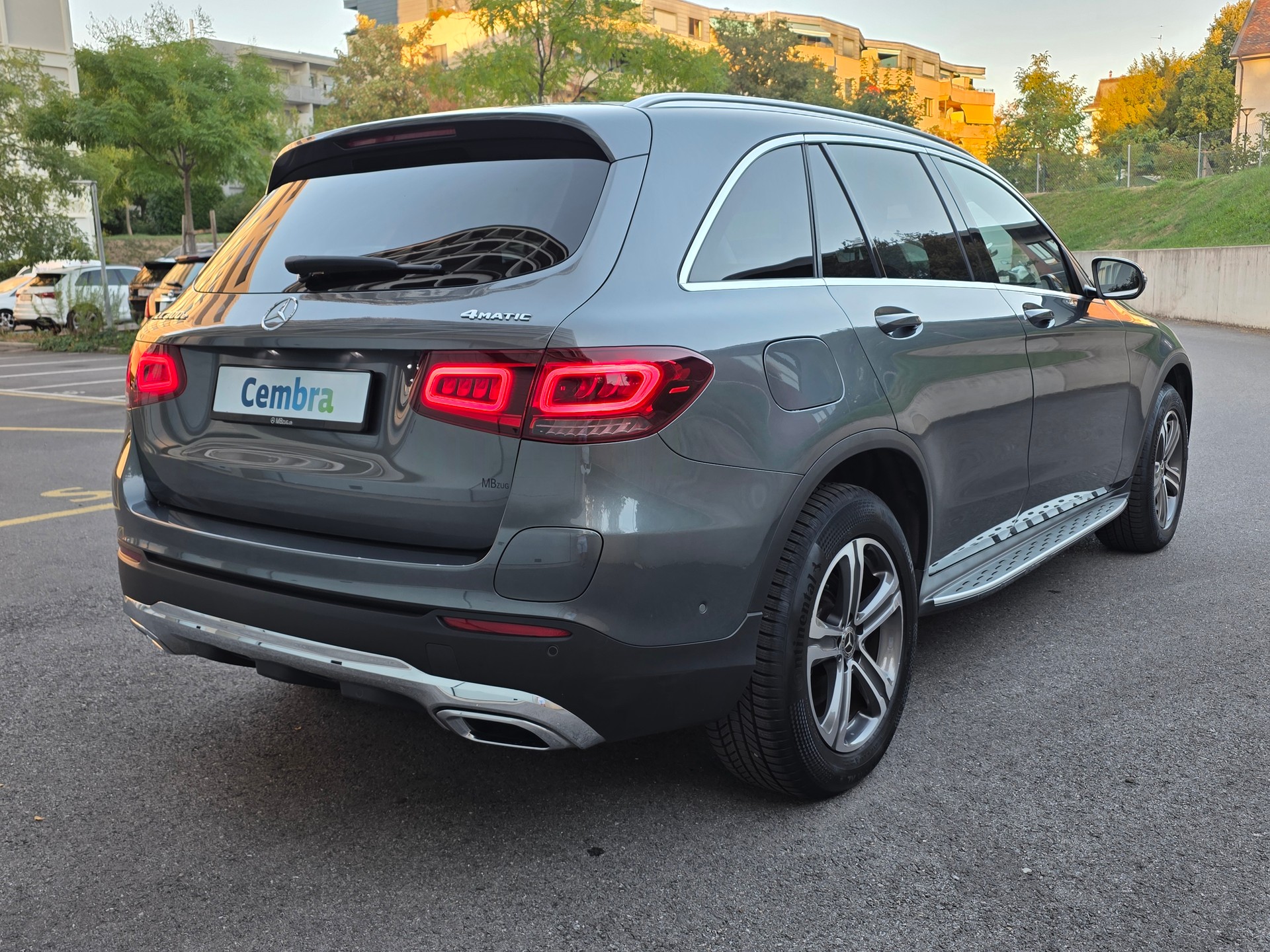 MERCEDES-BENZ GLC 300 e AMG Line Plus 4Matic 9G-Tronic-image-3