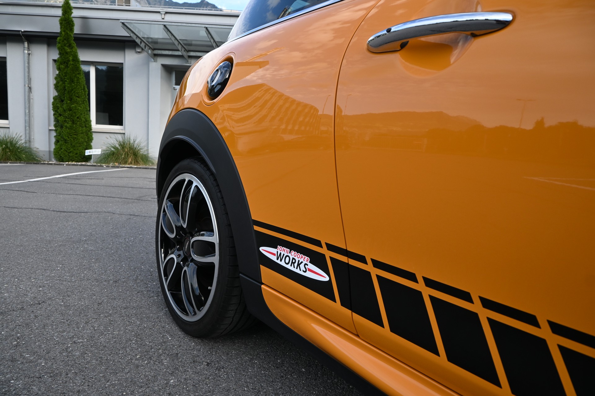 MINI F56 John Cooper Works Motorsport International Limited Edition Top Fahrzeug Einzigartig Frisch ab Mfk & Service-image-15