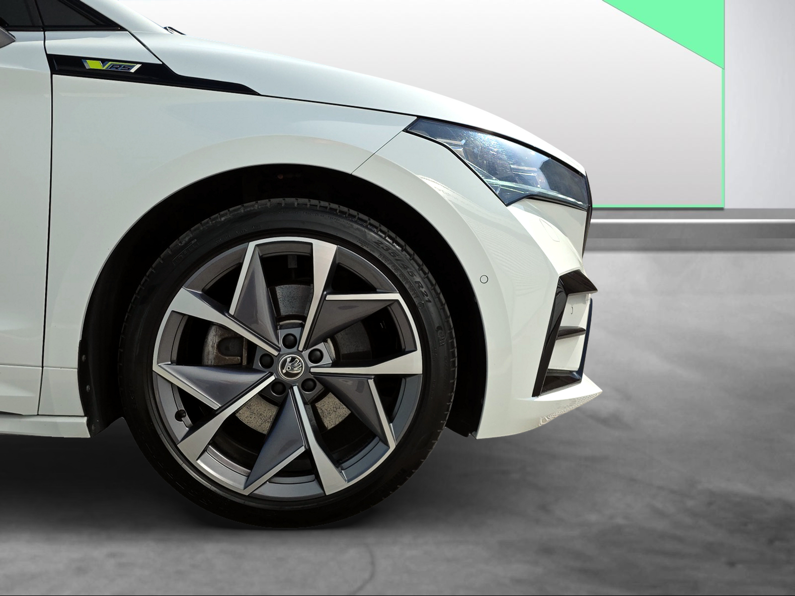 SKODA Enyaq Coupé RS iV 80 4x4-image-14