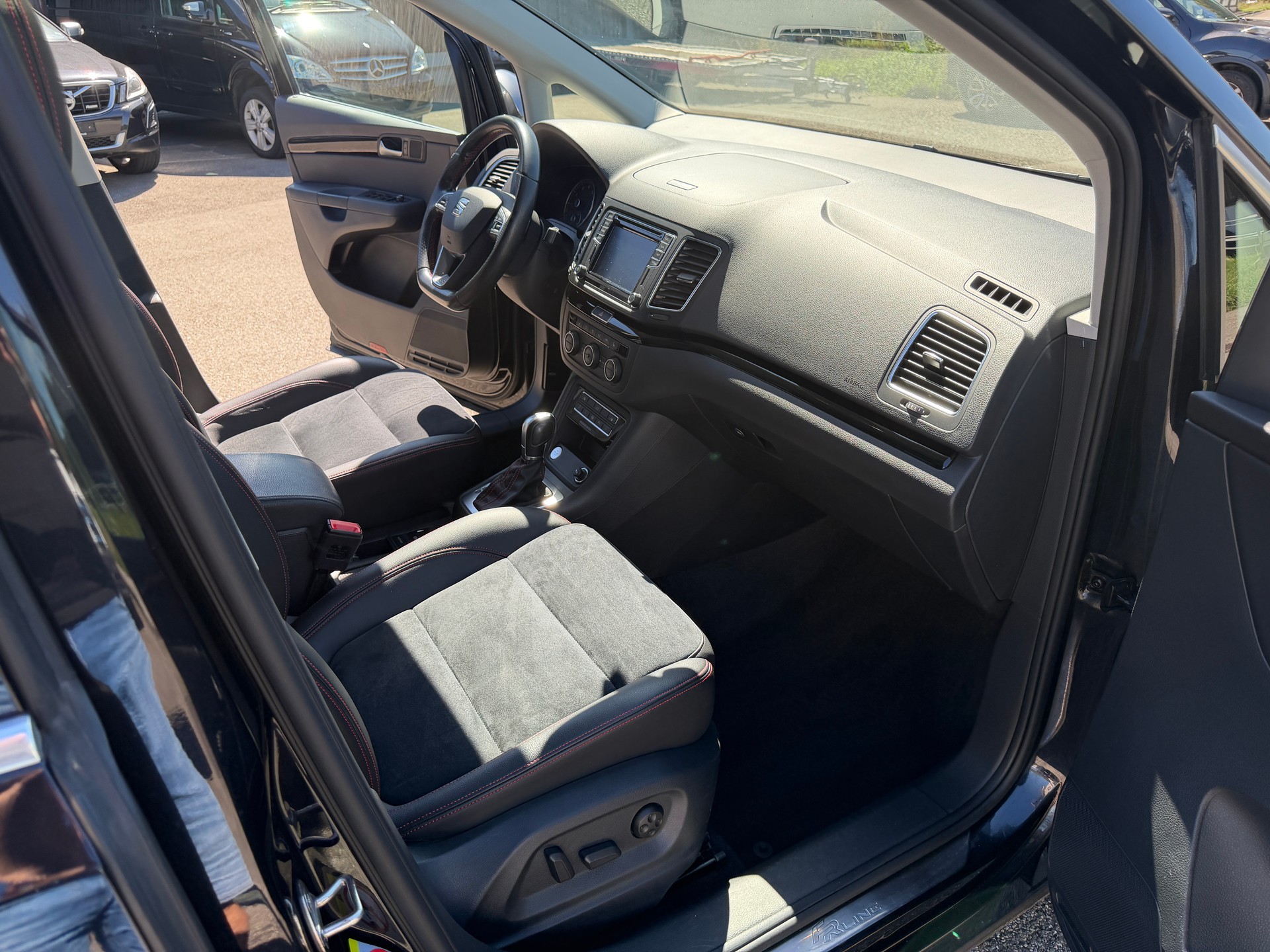SEAT Alhambra 1.4 TSI DSG SWISS FR2-image-9