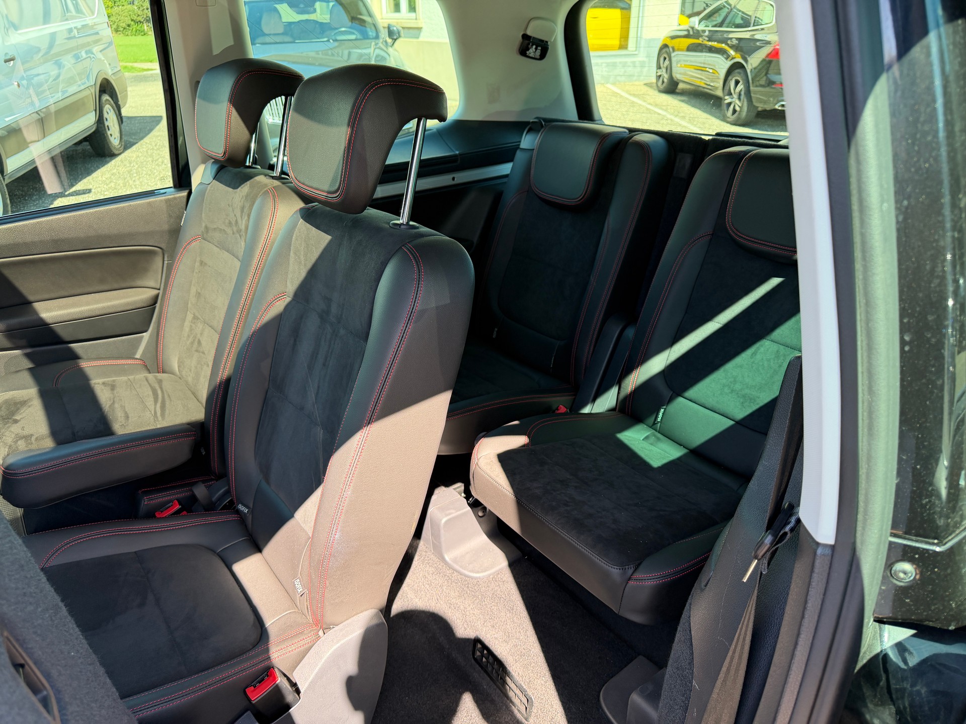 SEAT Alhambra 1.4 TSI DSG SWISS FR2-image-12