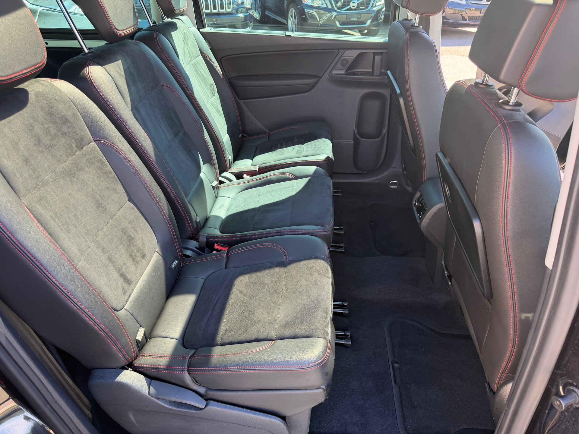 SEAT Alhambra 1.4 TSI DSG SWISS FR2-image-11