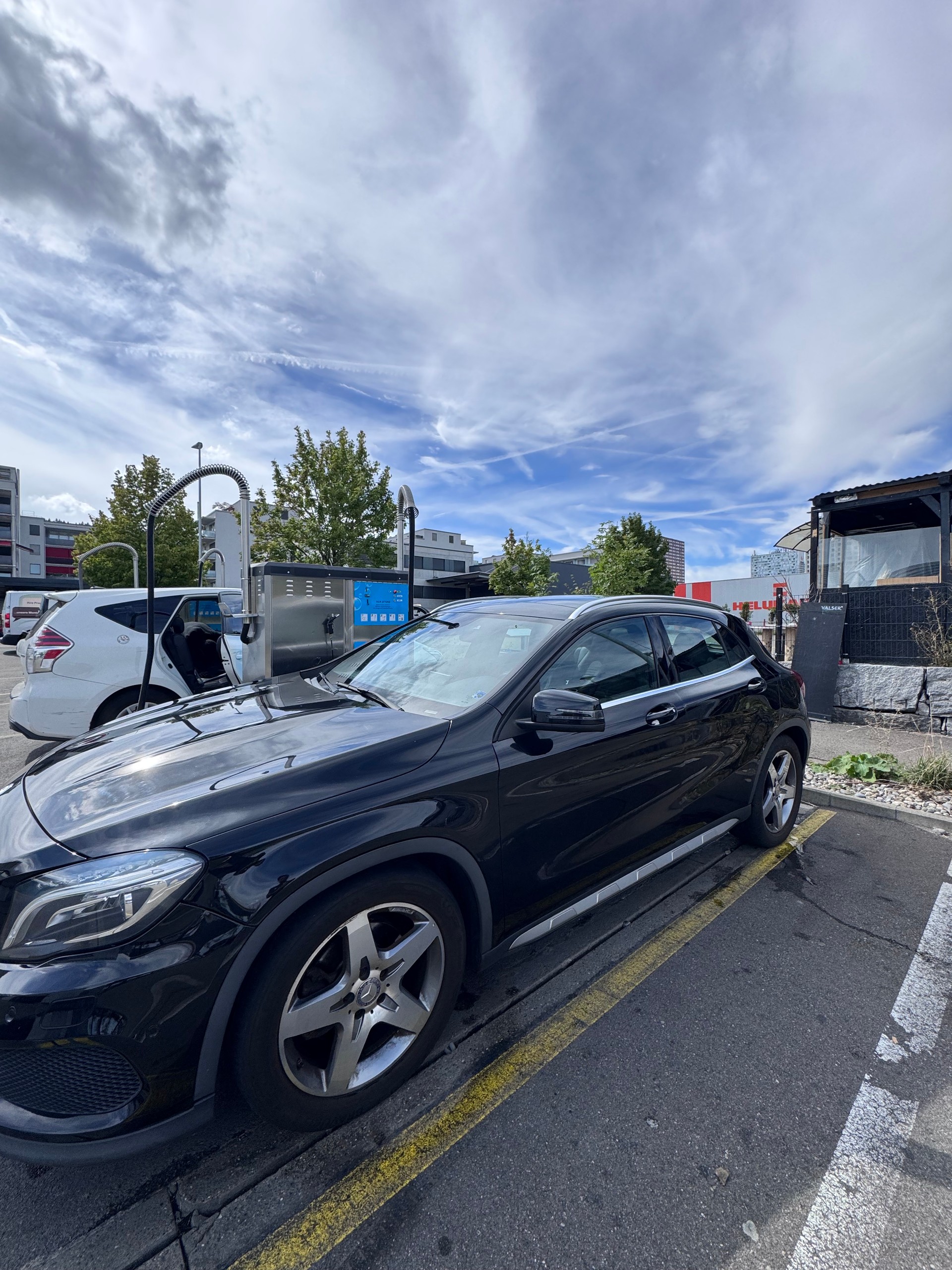 MERCEDES-BENZ GLA 220 CDI AMG Line 4m-image-1