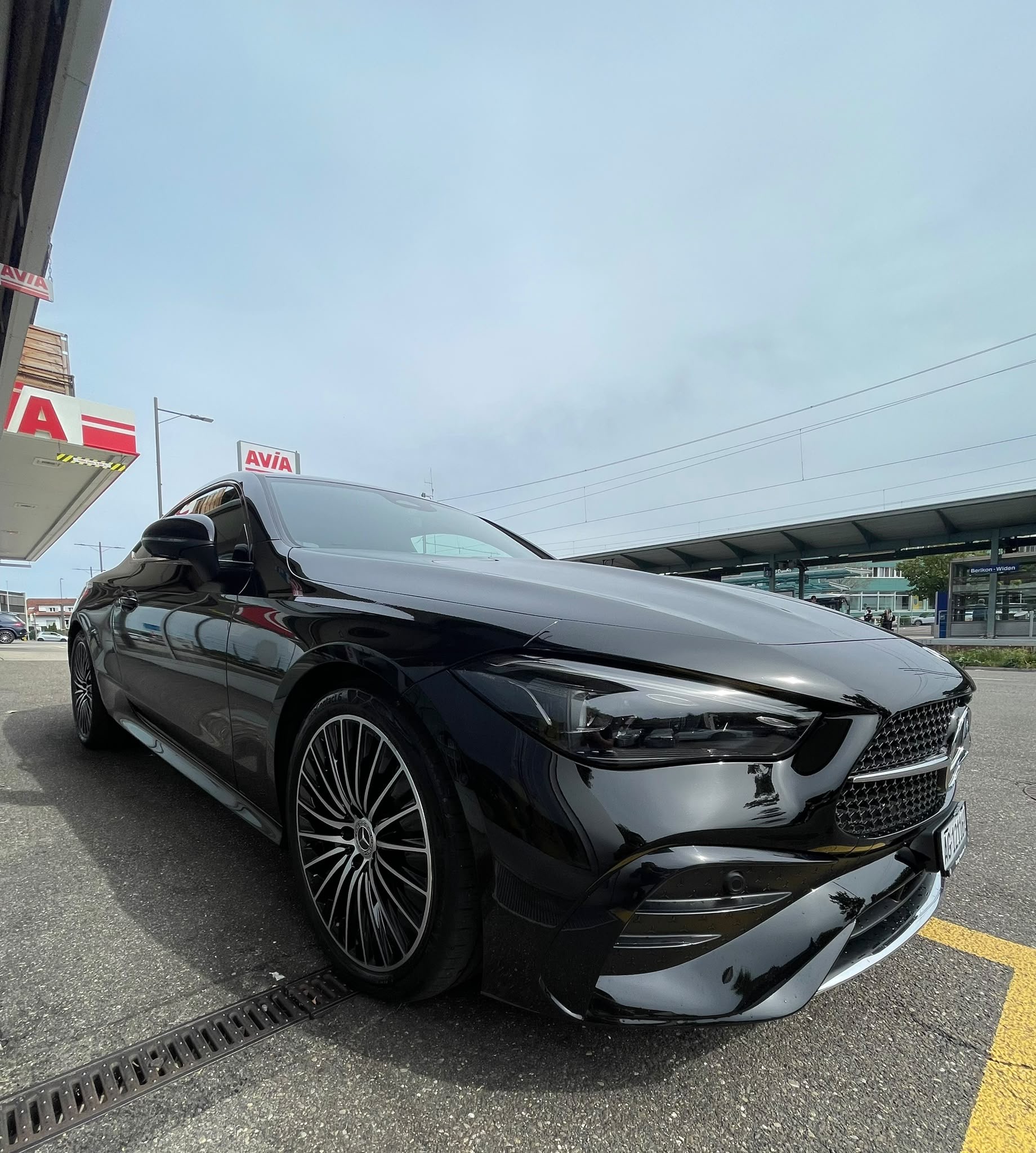 MERCEDES-BENZ CLE 200 Coupé 4MATIC 9G-Tronic AMG Line All Black mit AHK-image-2