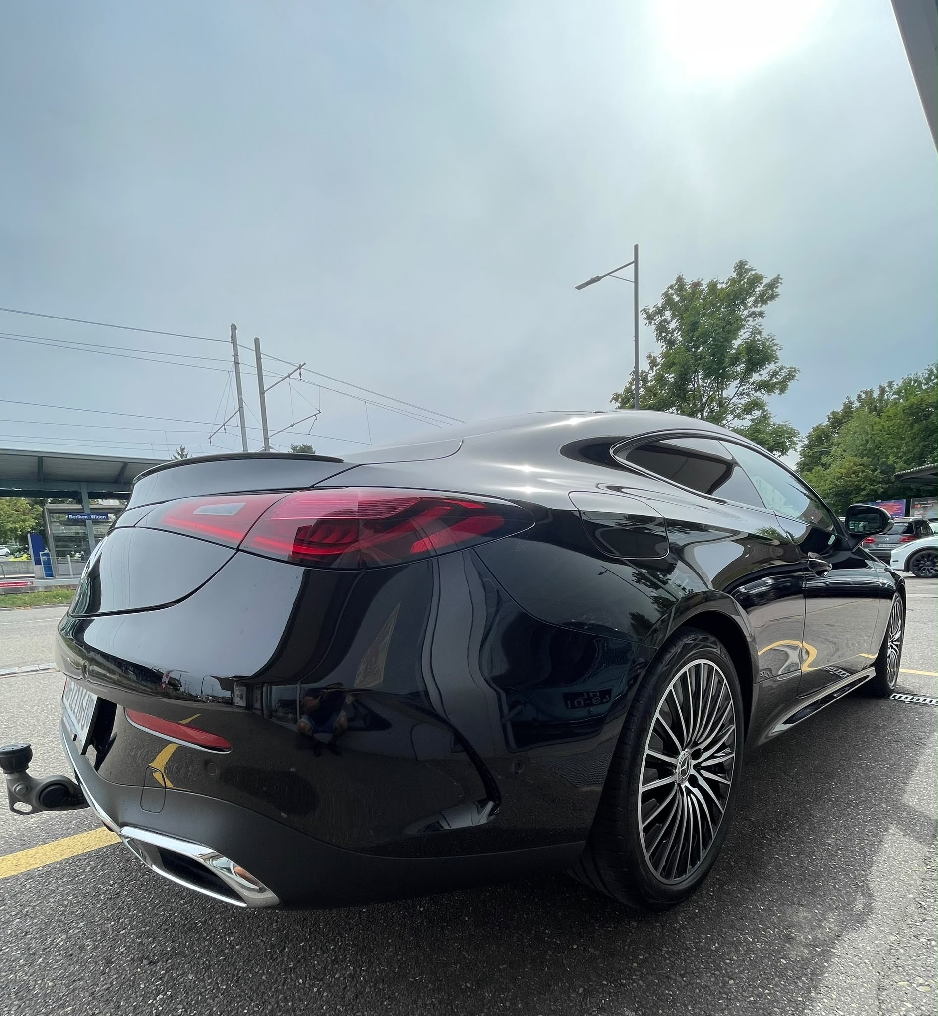 MERCEDES-BENZ CLE 200 Coupé 4MATIC 9G-Tronic AMG Line All Black mit AHK-image-4