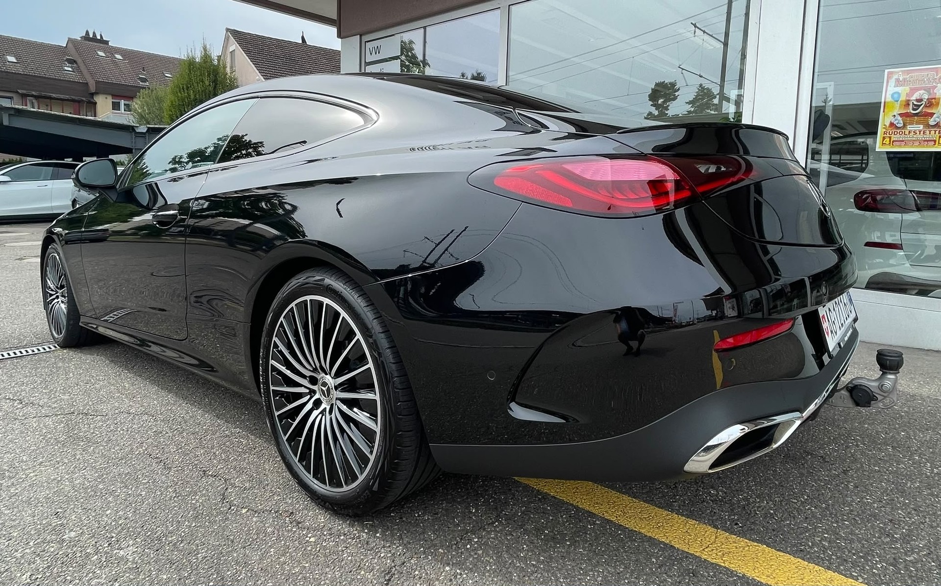 MERCEDES-BENZ CLE 200 Coupé 4MATIC 9G-Tronic AMG Line All Black mit AHK-image-5