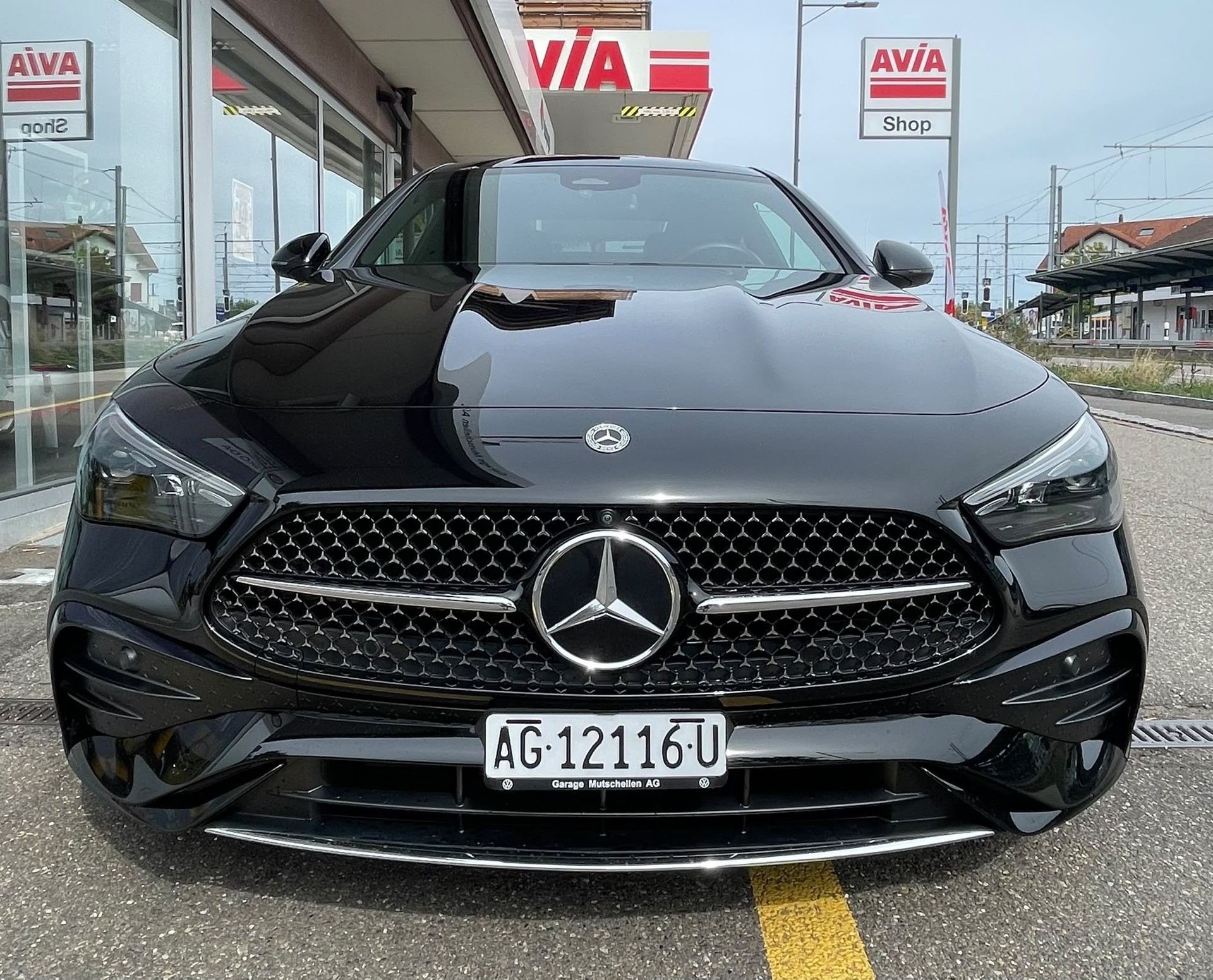 MERCEDES-BENZ CLE 200 Coupé 4MATIC 9G-Tronic AMG Line All Black mit AHK-image-3