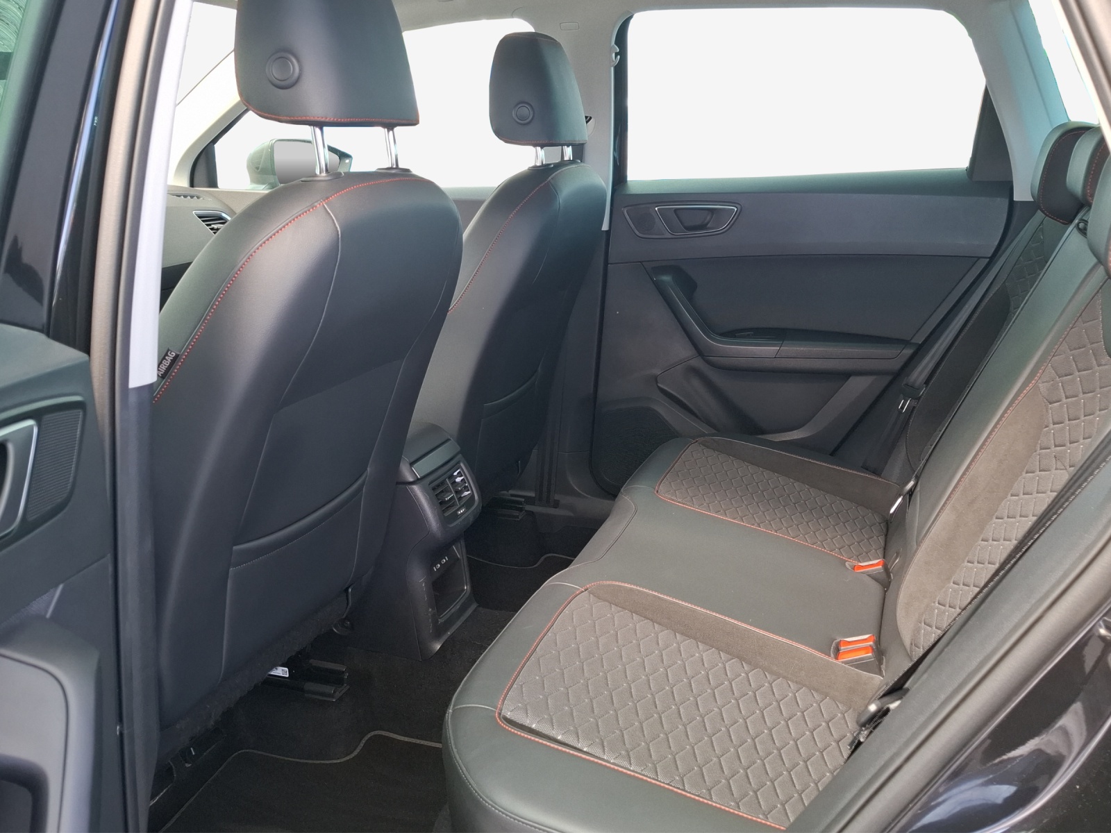SEAT Ateca 2.0 TSI Hola FR 4Drive DSG-image-11