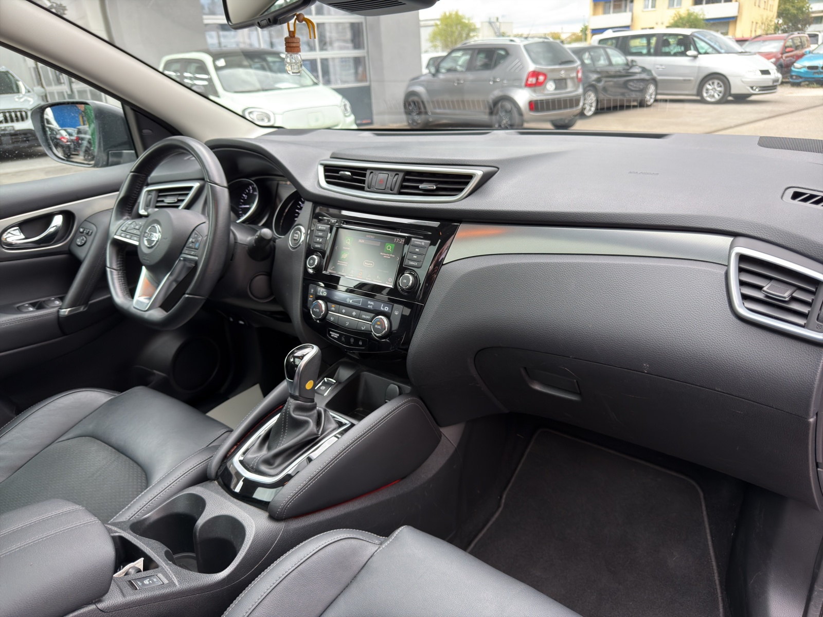 NISSAN Qashqai 1.3 DIG-T tekna DCT-image-29