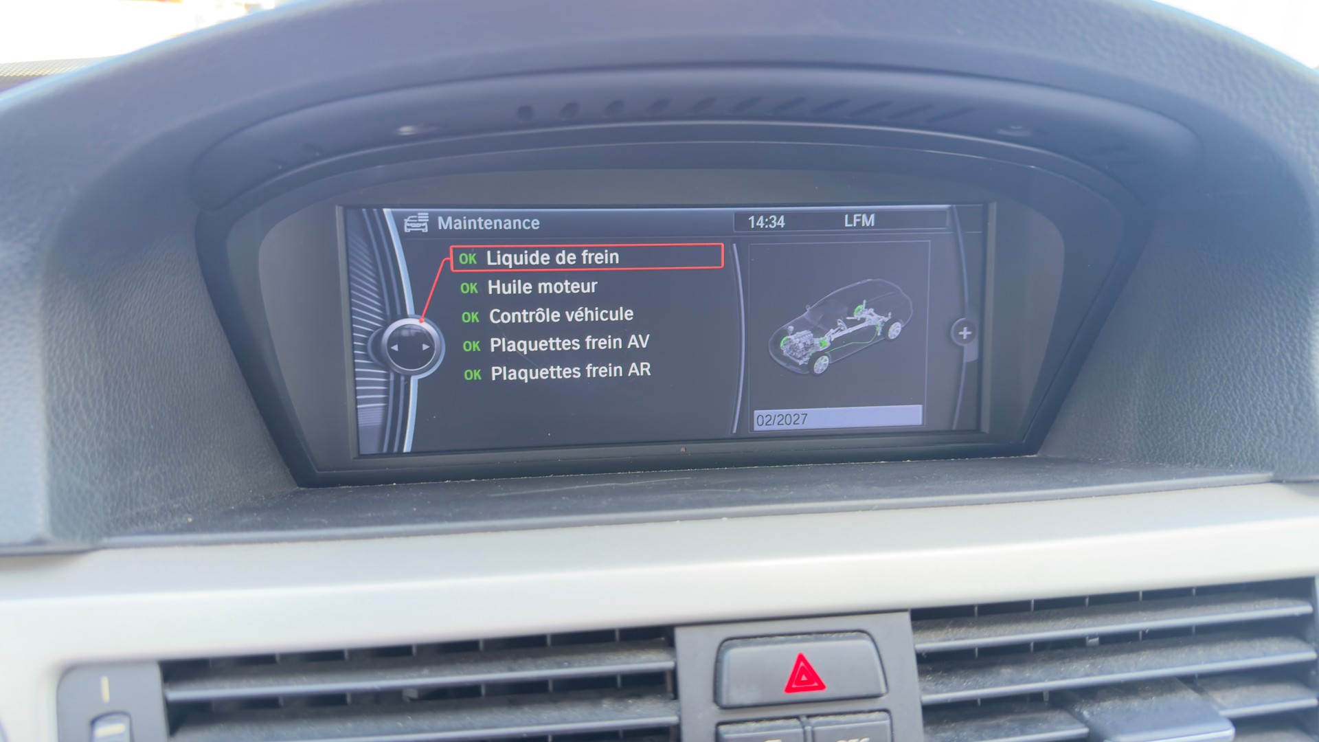 BMW 320i Touring-image-9