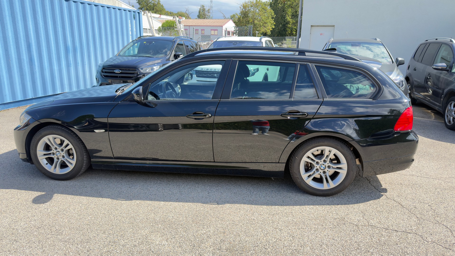 BMW 320i Touring-image-4