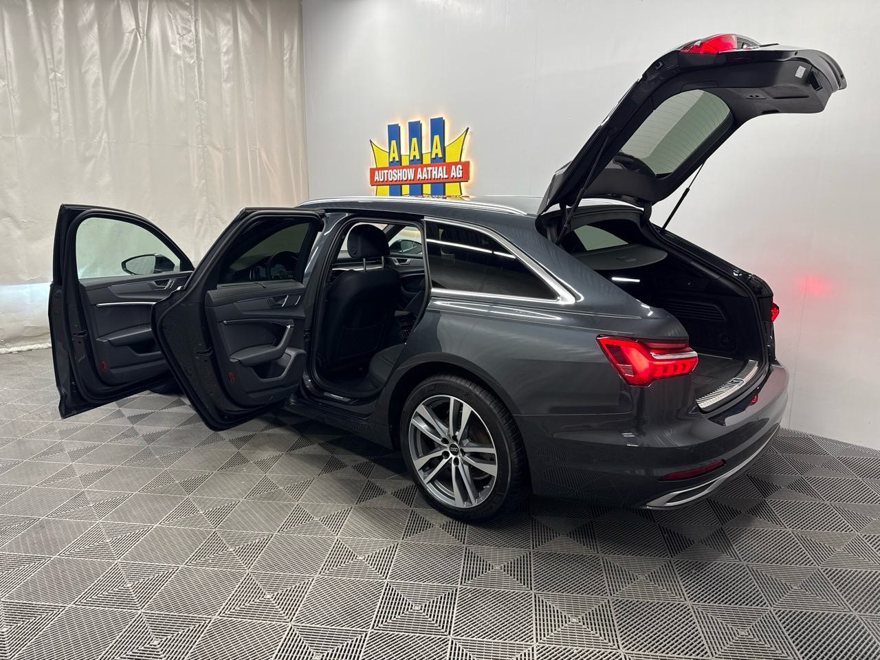 BMW A6 Avant 40 TDI S line quattro S-tronic-image-13