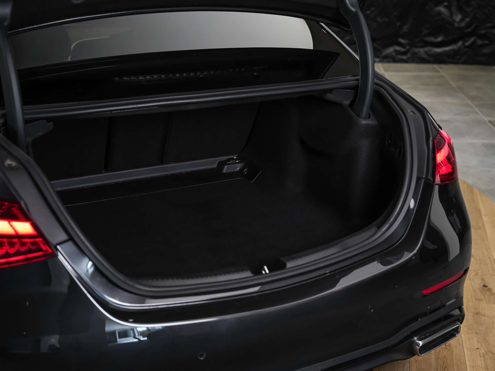 MERCEDES-BENZ C 300 d 4 Matic* 20" Felgen*-image-44