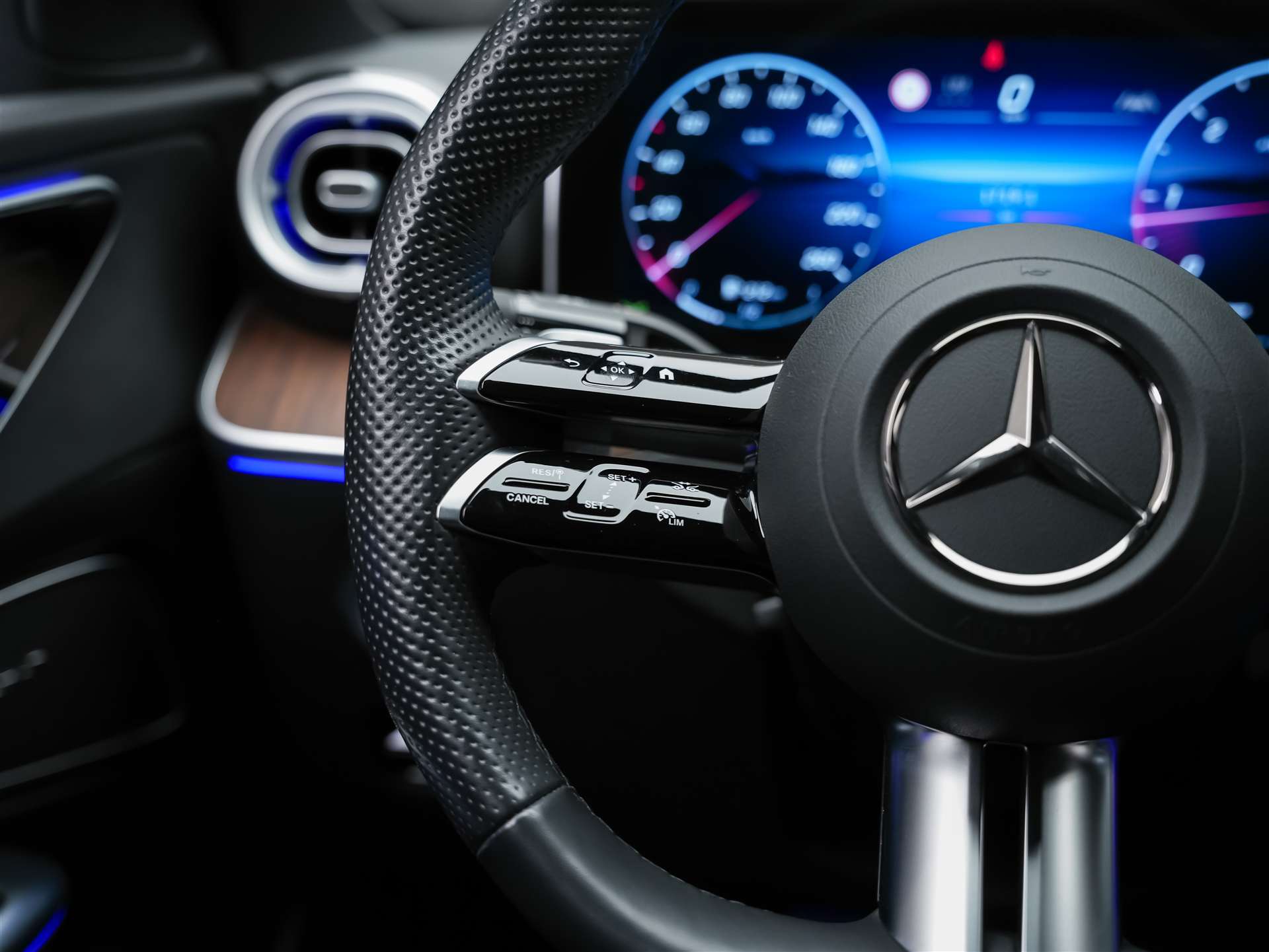 MERCEDES-BENZ C 300 d 4 Matic* 20" Felgen*-image-27