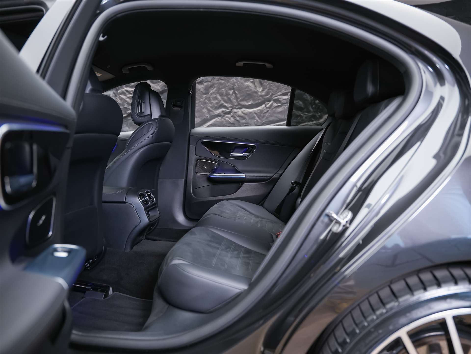 MERCEDES-BENZ C 300 d 4 Matic* 20" Felgen*Werksgarantie*Head-Up*Lenkradheizung*-image-11