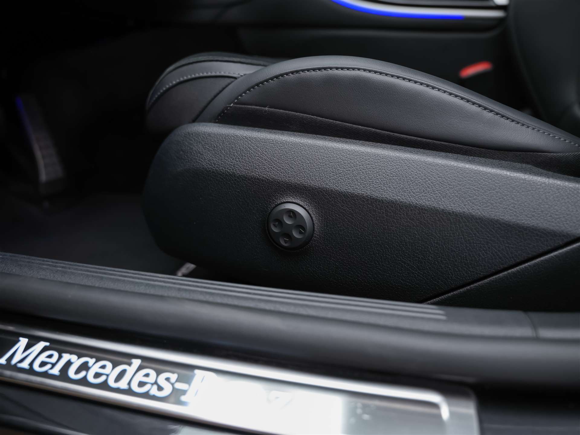 MERCEDES-BENZ C 300 d 4 Matic* 20" Felgen*-image-25