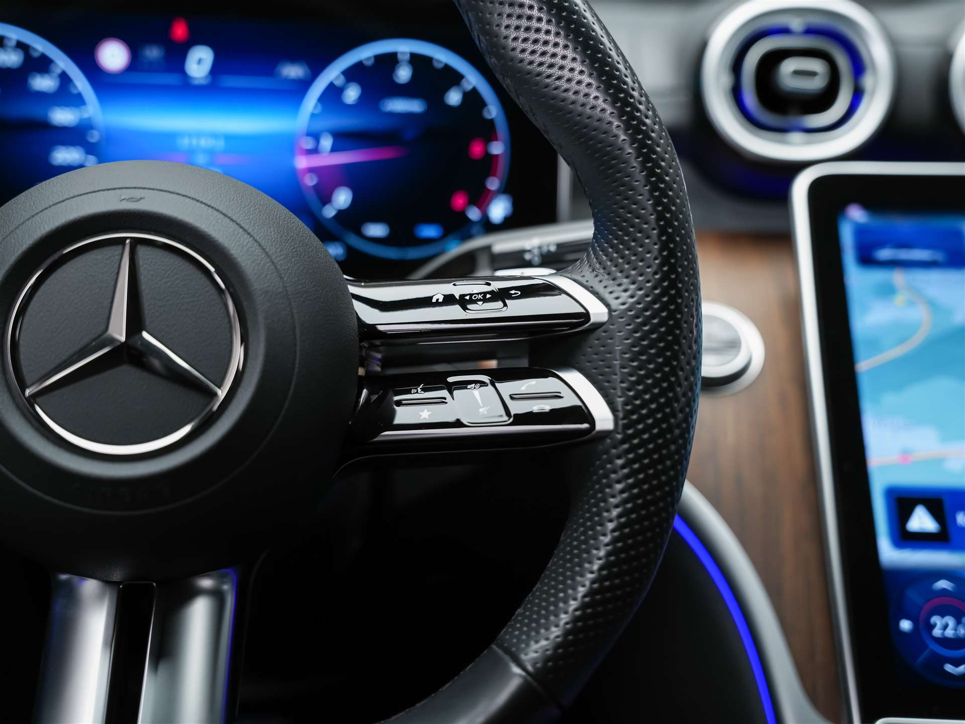 MERCEDES-BENZ C 300 d 4 Matic* 20" Felgen*Werksgarantie*Head-Up*Lenkradheizung*-image-27