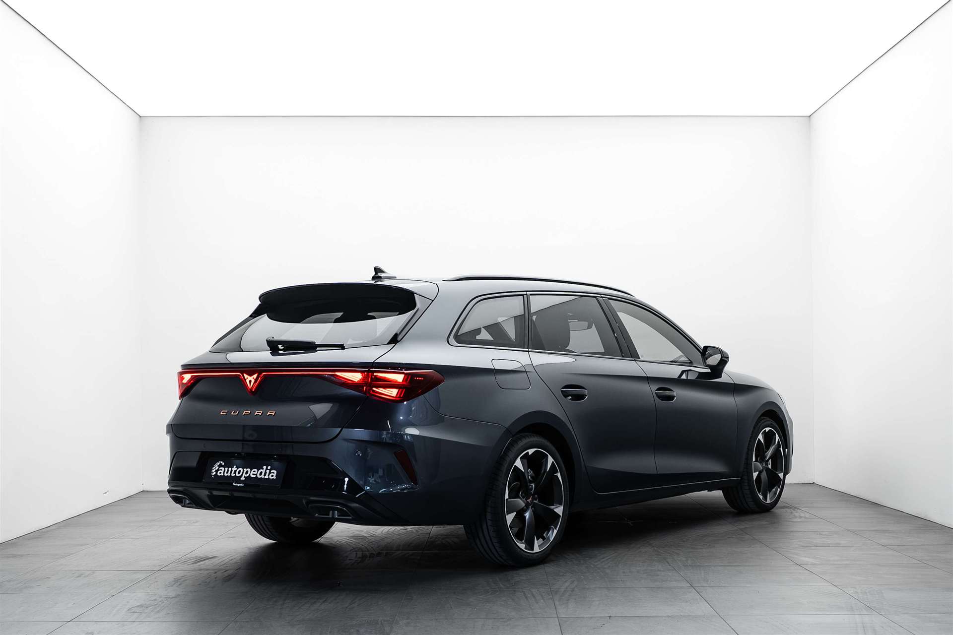 CUPRA LEON ST 2.0 TDi DSG-Automat-image-2