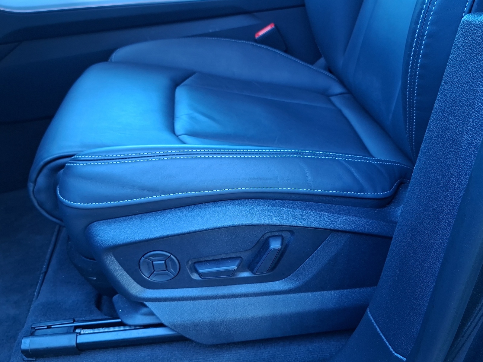 AUDI Q8 SUV TDI quattro 210 kW tiptronic-image-15
