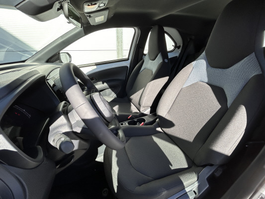 TOYOTA Aygo X 1.5 com. com.-image-6