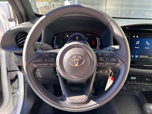 TOYOTA Aygo X 1.5 com. com.-image-8